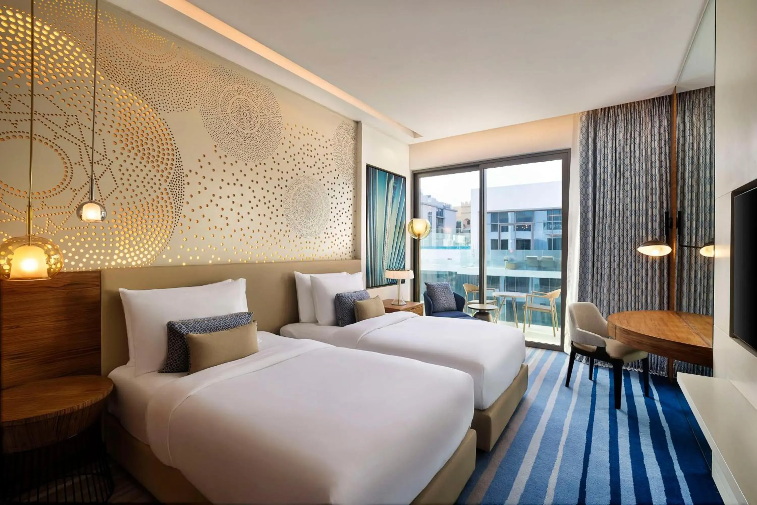 Twin Deluxe Room with Balcony and Partial Sea View in Tumbi Hotel Dubai The Palm,Tapestry Collection Hilton Twin Deluxe Room with Balcony and Partial Sea View in Tumbi Hotel Dubai The Palm,Tapestry Collection Hilton