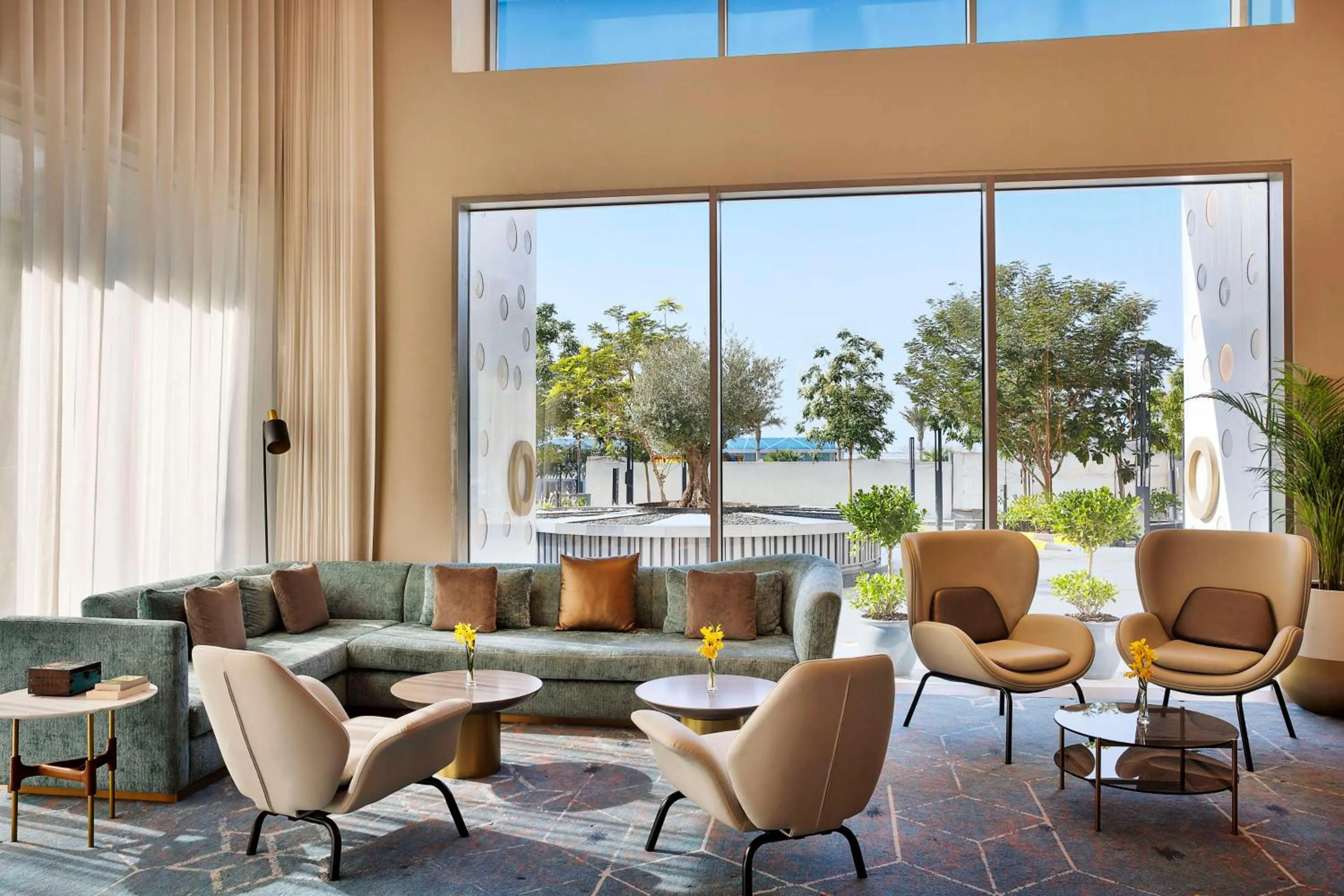 Lobby or reception in Tumbi Hotel Dubai The Palm,Tapestry Collection Hilton