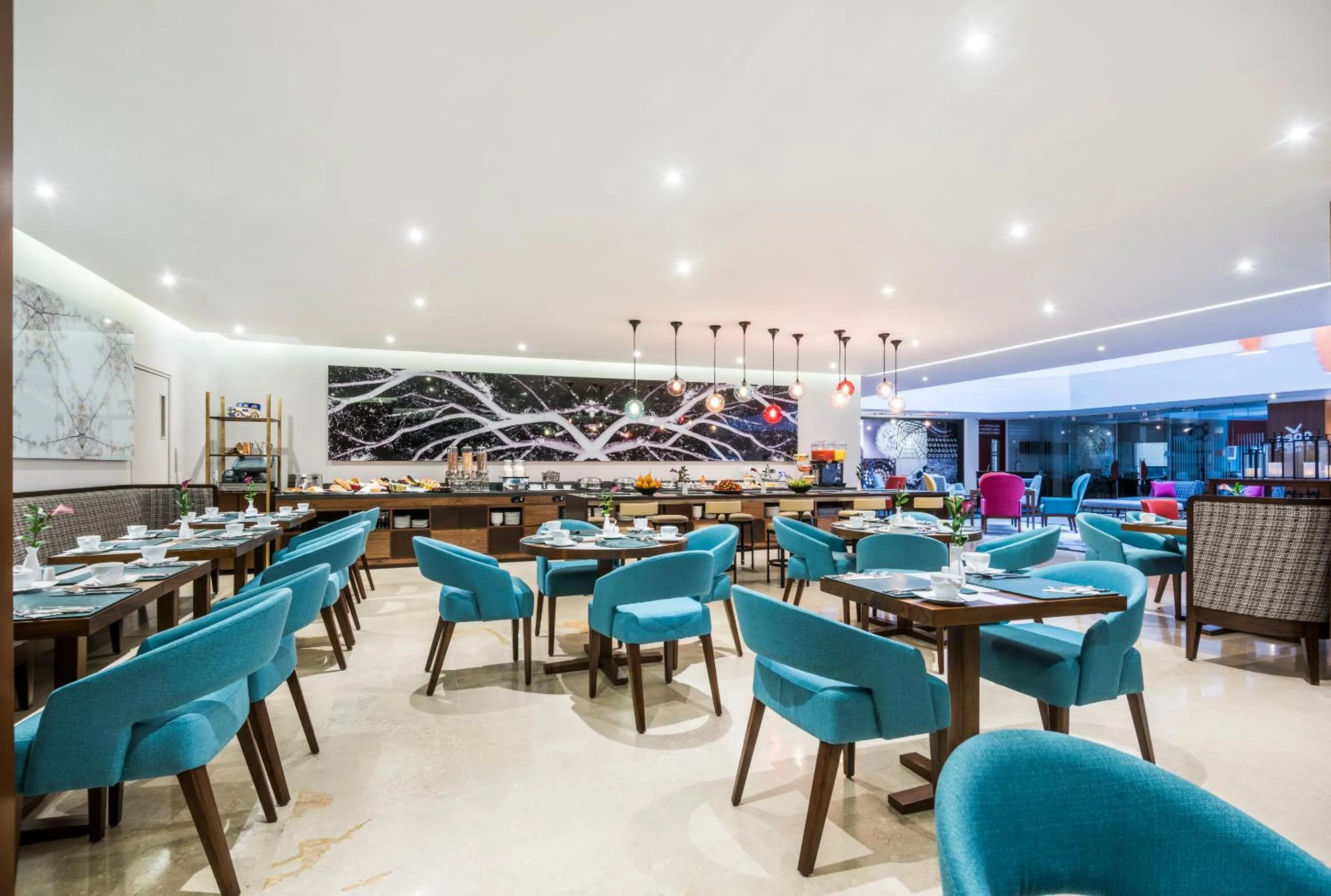 Restaurant/places to eat in Doubletree By Hilton Bogota Calle 100,Co