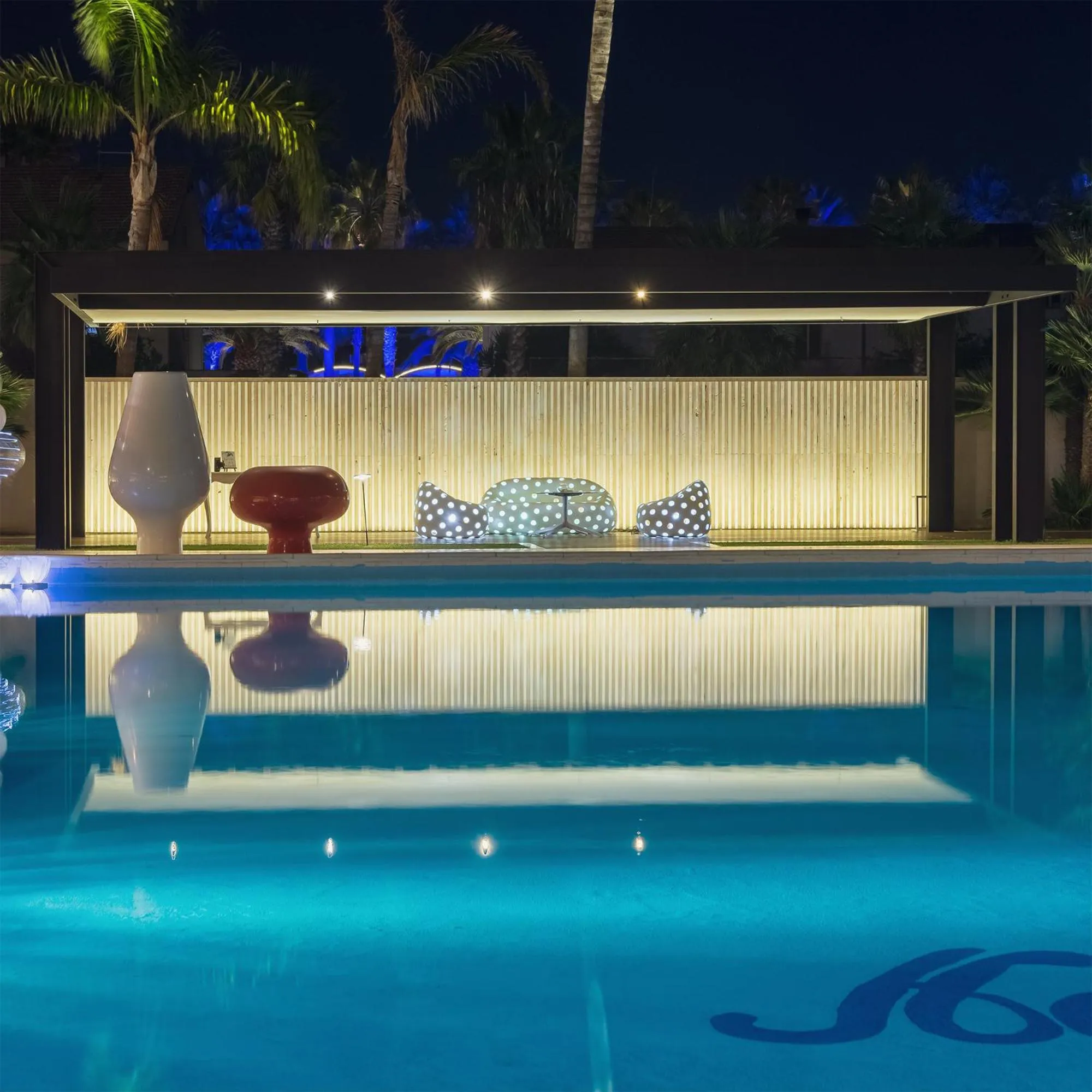 Pool view in Hotel Cerere