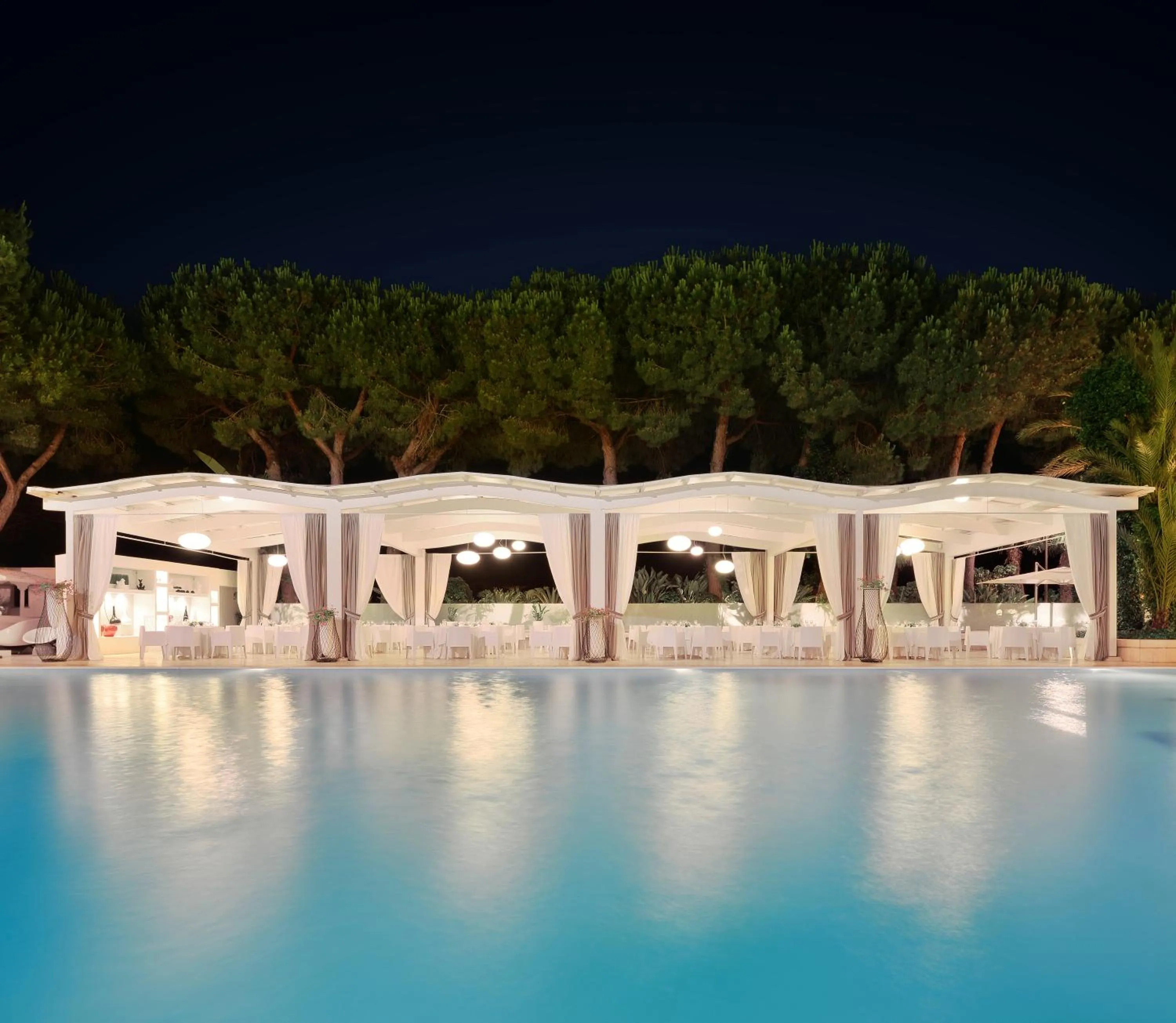 Swimming pool in Hotel Cerere