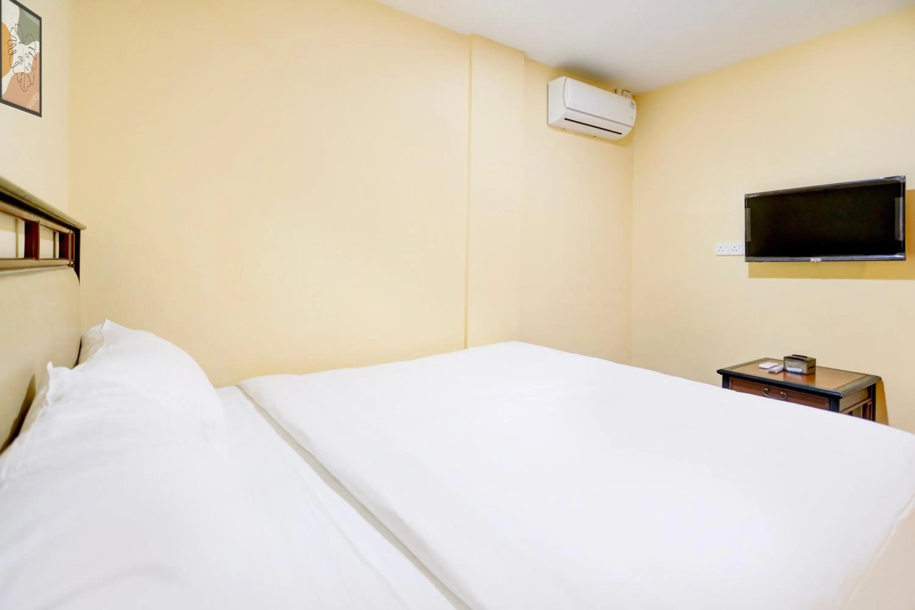 Bedroom, Bed in Collection O Nagoya Near Nagoya Hill Mall Formerly Sedago Inn