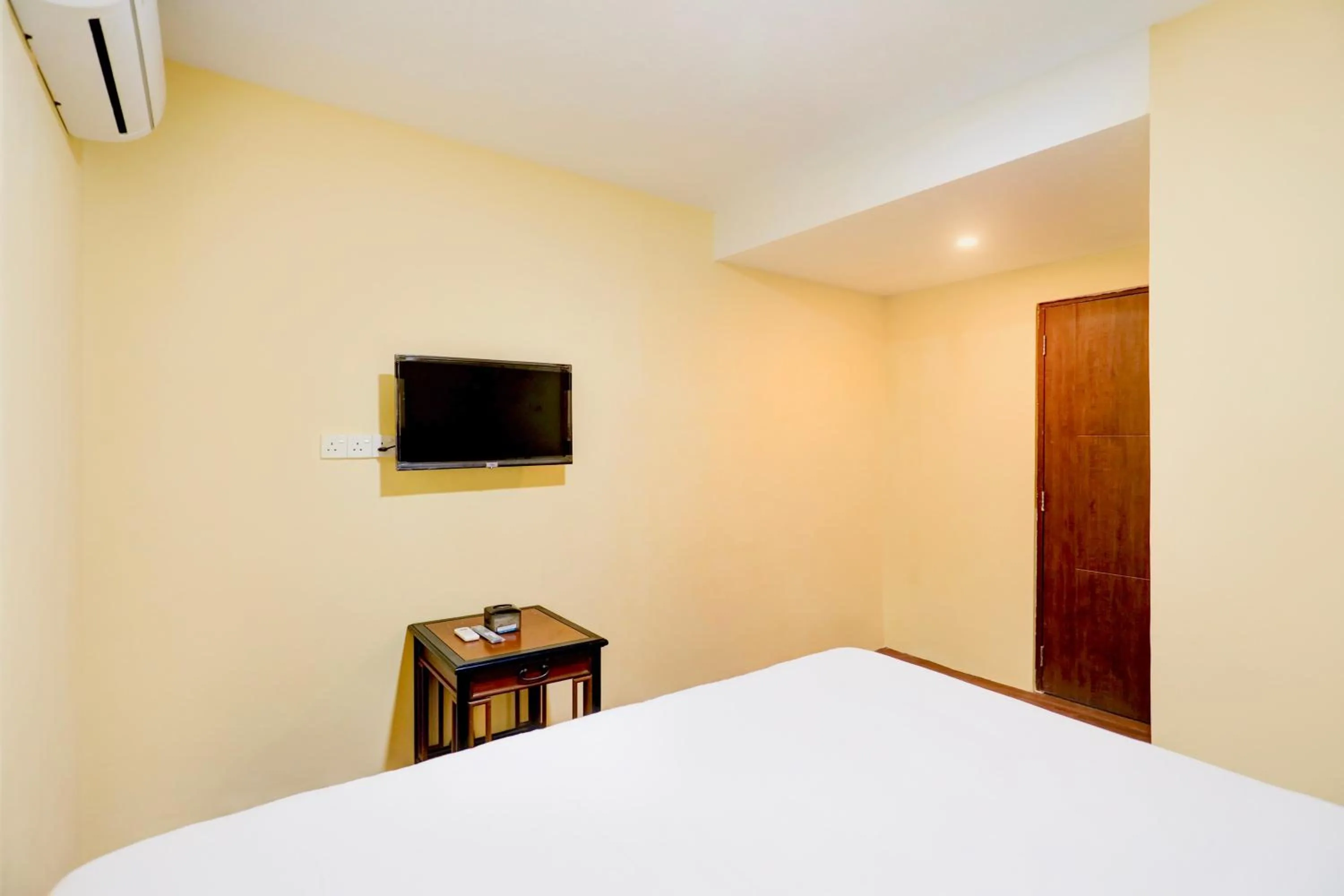 Bedroom, Bed in Collection O Nagoya Near Nagoya Hill Mall Formerly Sedago Inn