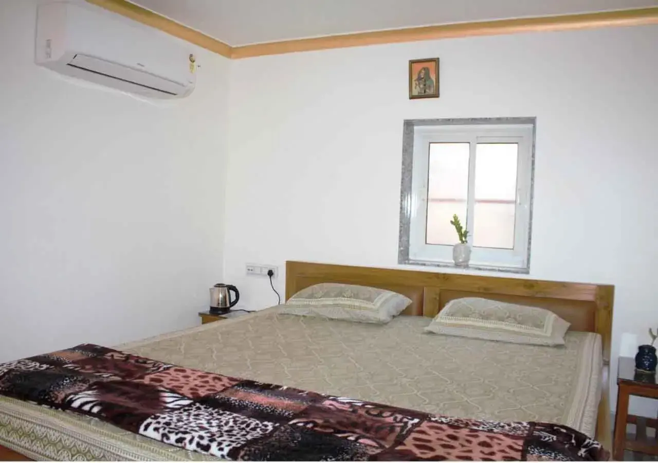 Double Room with Private Bathroom - single occupancy in My HomeStay Jaipur SONI 2700 Double Room with Private Bathroom - single occupancy in My HomeStay Jaipur SONI 2700