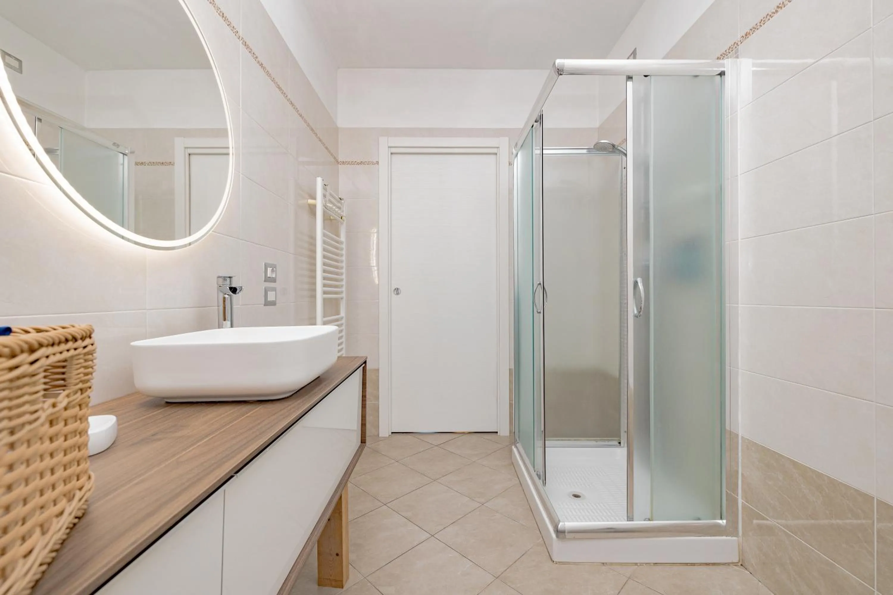 Shower in B&B Villa Milano by Rhospitality it