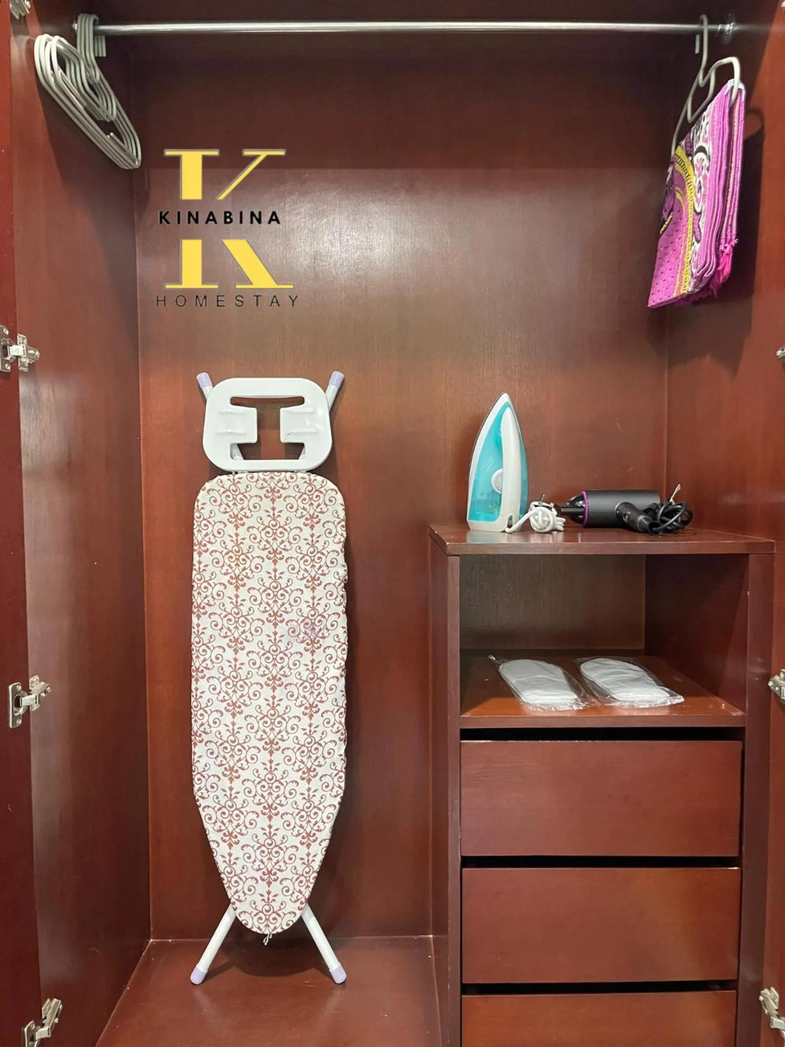 wardrobe in South China Sea Place by Kinabina Homestay
