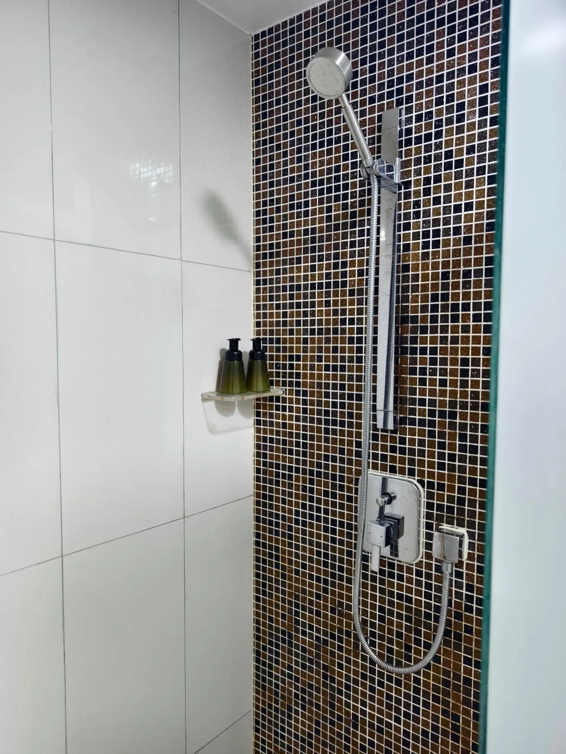 Shower in South China Sea Place by Kinabina Homestay