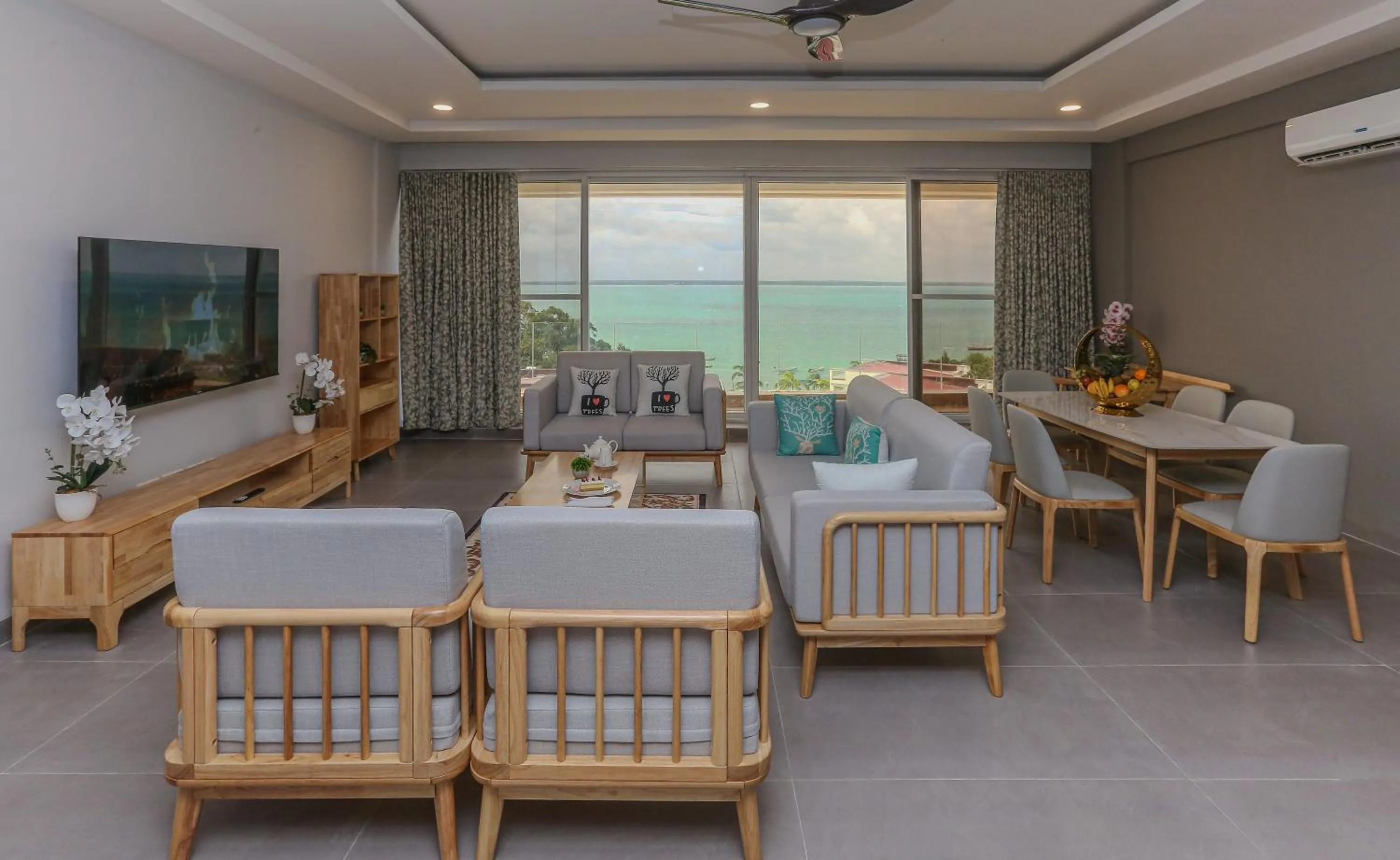 TV and multimedia in Blue Ocean Resort & Residences