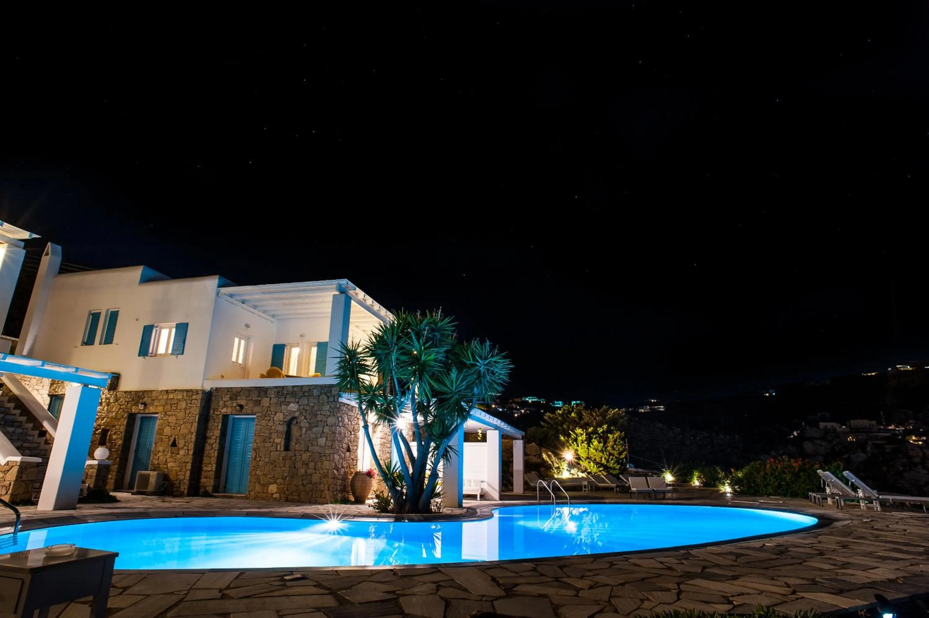 Night in Adikri Villas & Suites