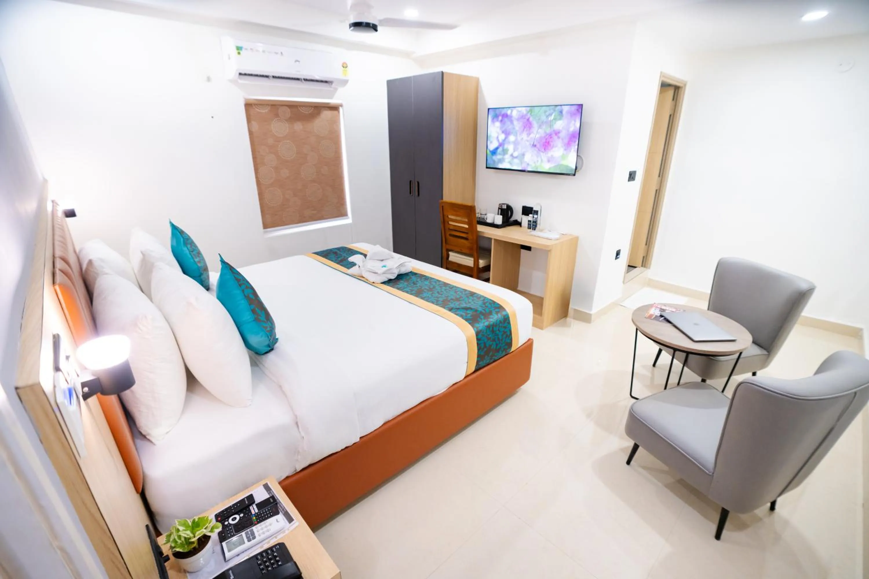 Bedroom, Bed in Sunrise Business Hotel, S R Nagar - Ameerpet