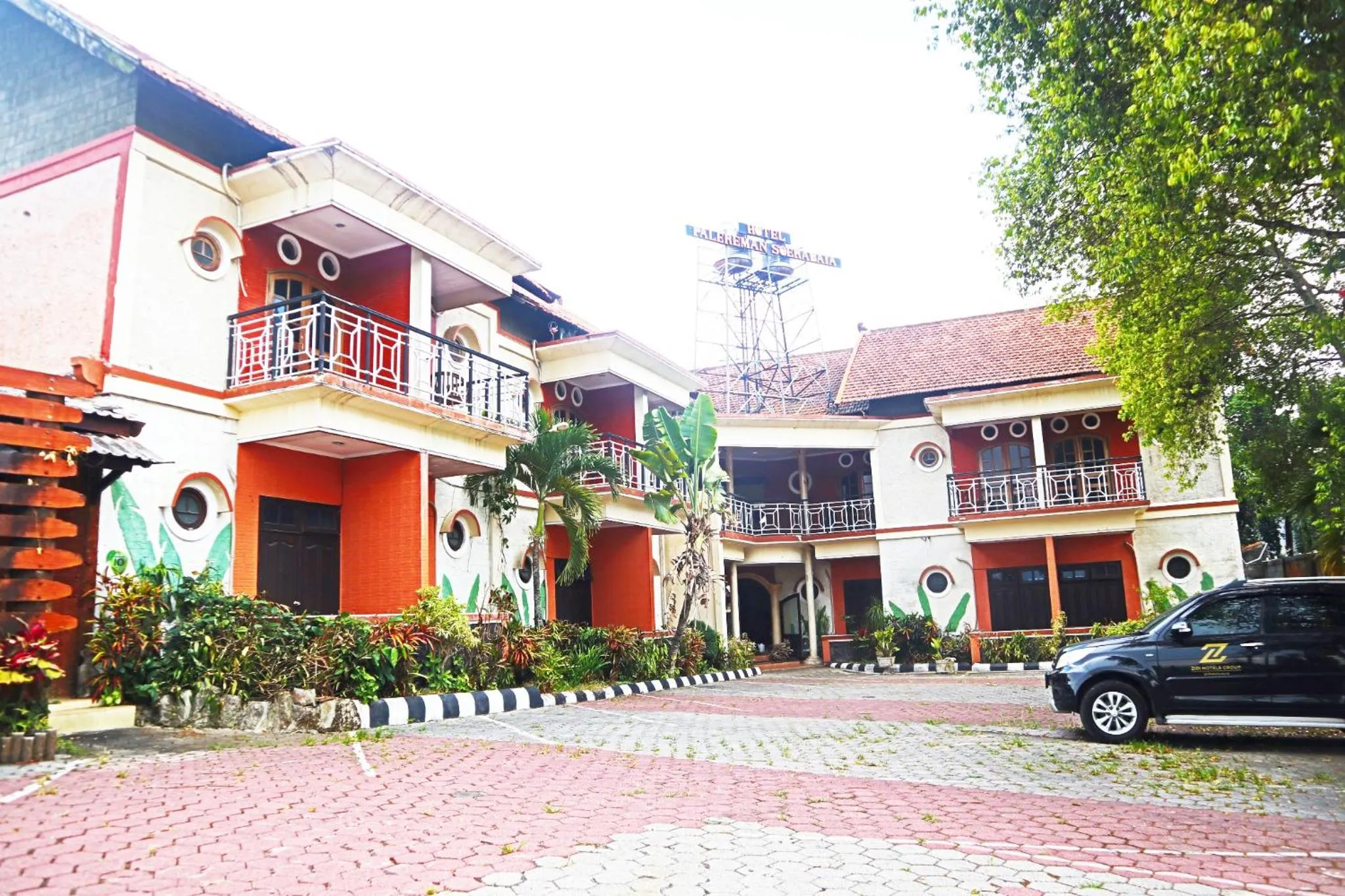 Property building in PLUM Hotel Palereman Batu