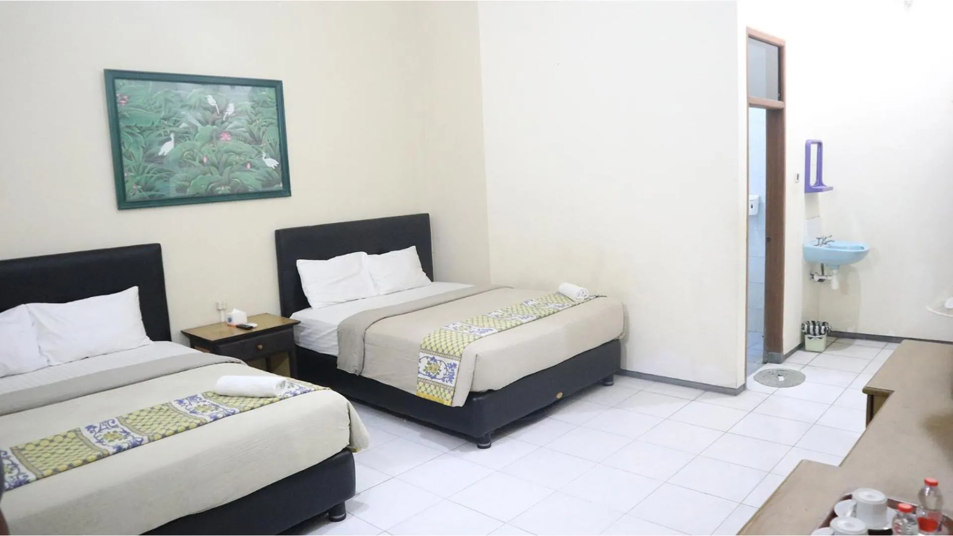 Bedroom, Bed in PLUM Hotel Palereman Batu