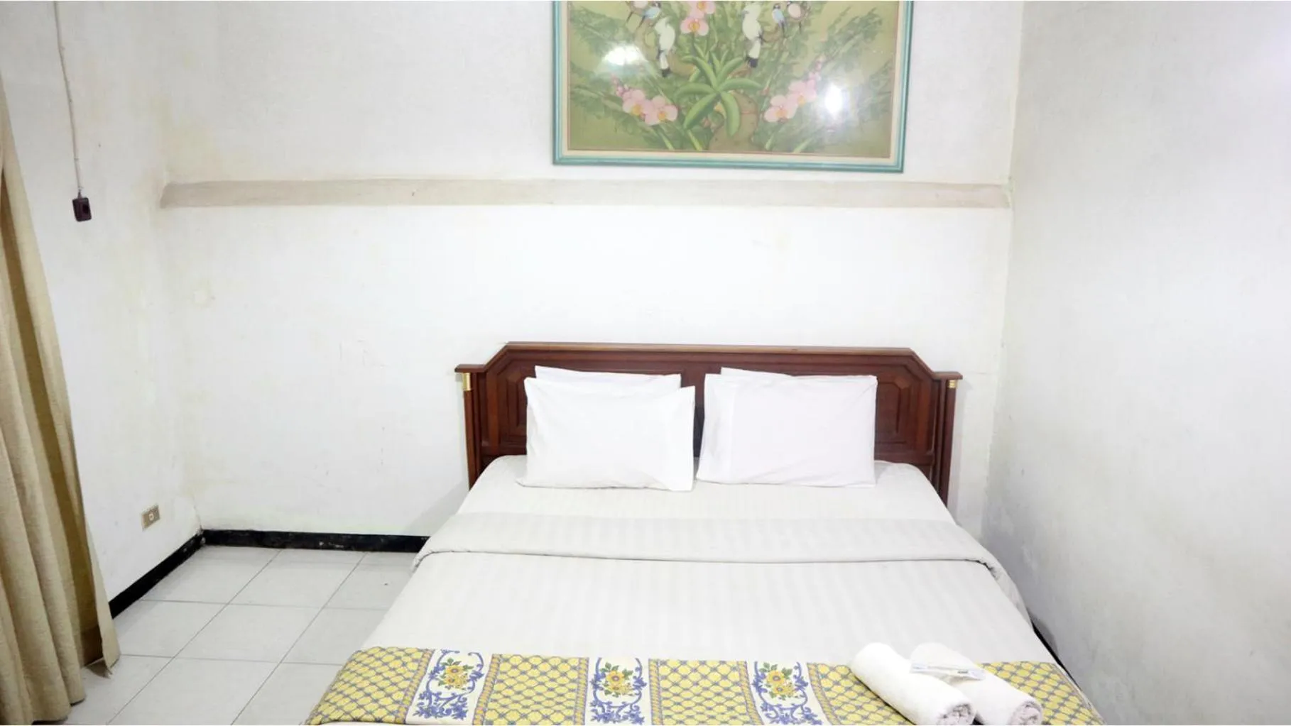 Bedroom, Bed in PLUM Hotel Palereman Batu