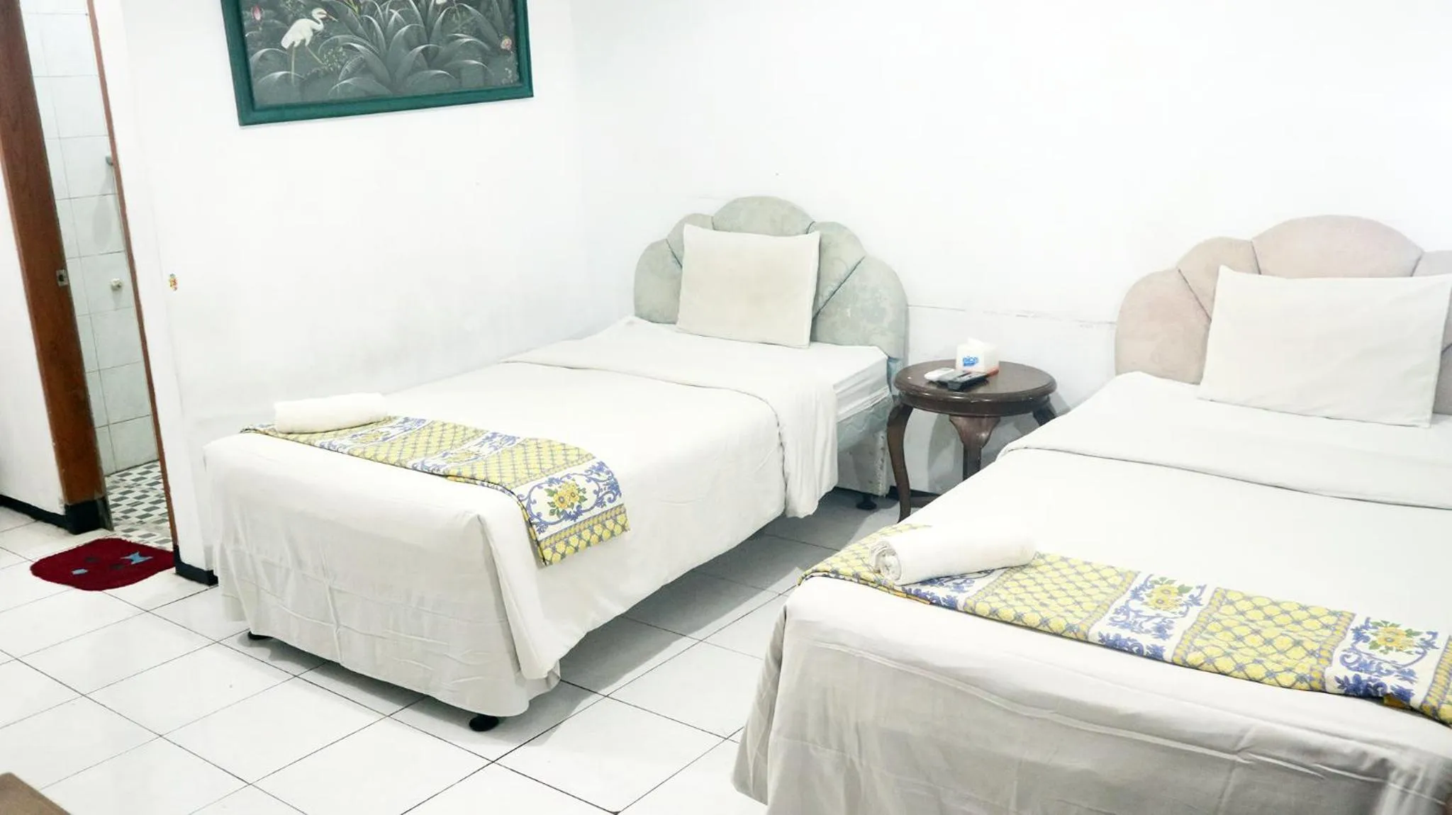 Superior Twin Room in PLUM Hotel Palereman Batu