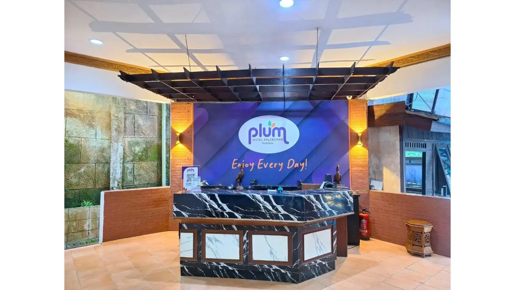 Lobby or reception in PLUM Hotel Palereman Batu Lobby or reception in PLUM Hotel Palereman Batu