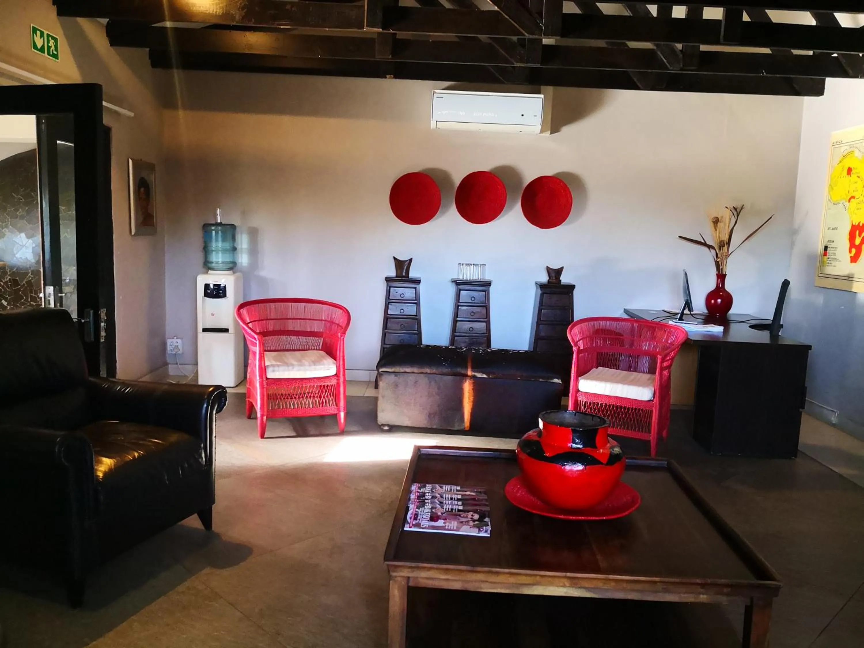 Communal lounge/ TV room in Riverstone Lodge