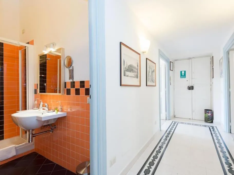 Vatican Comfortable Sunny Apartment