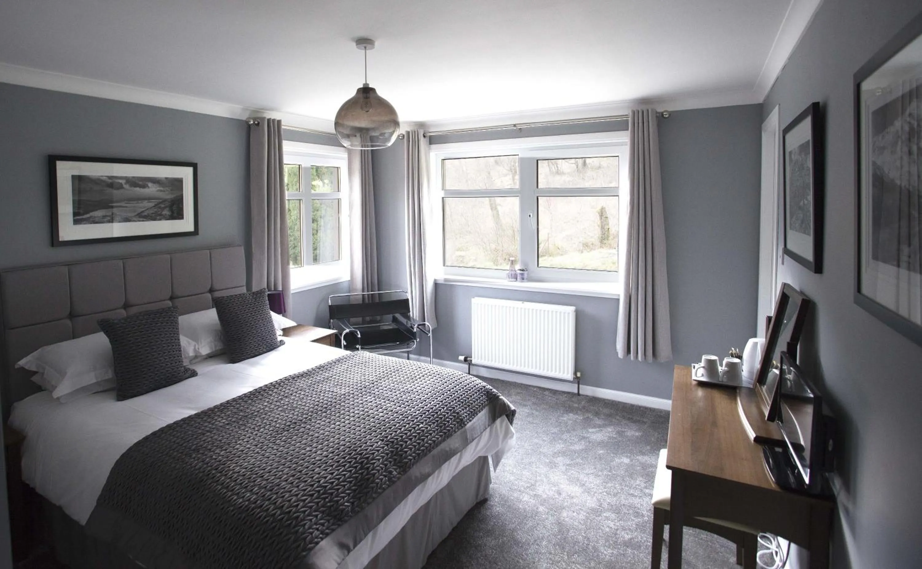 Photo of the whole room, Bed in The Corries B&B