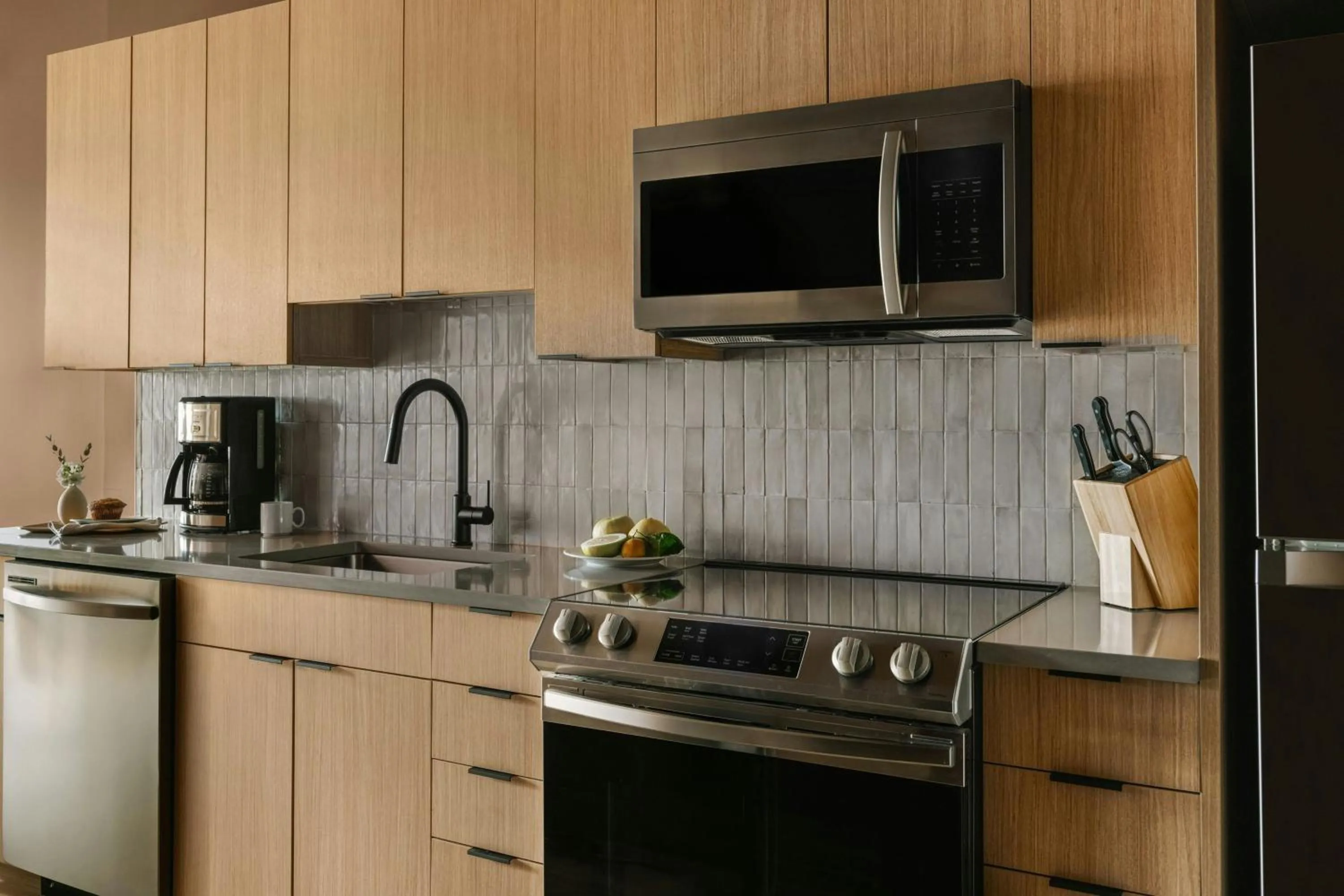 Kitchen or kitchenette in Sonder by Marriott Bonvoy Onterie Apartments Magnificent Mile