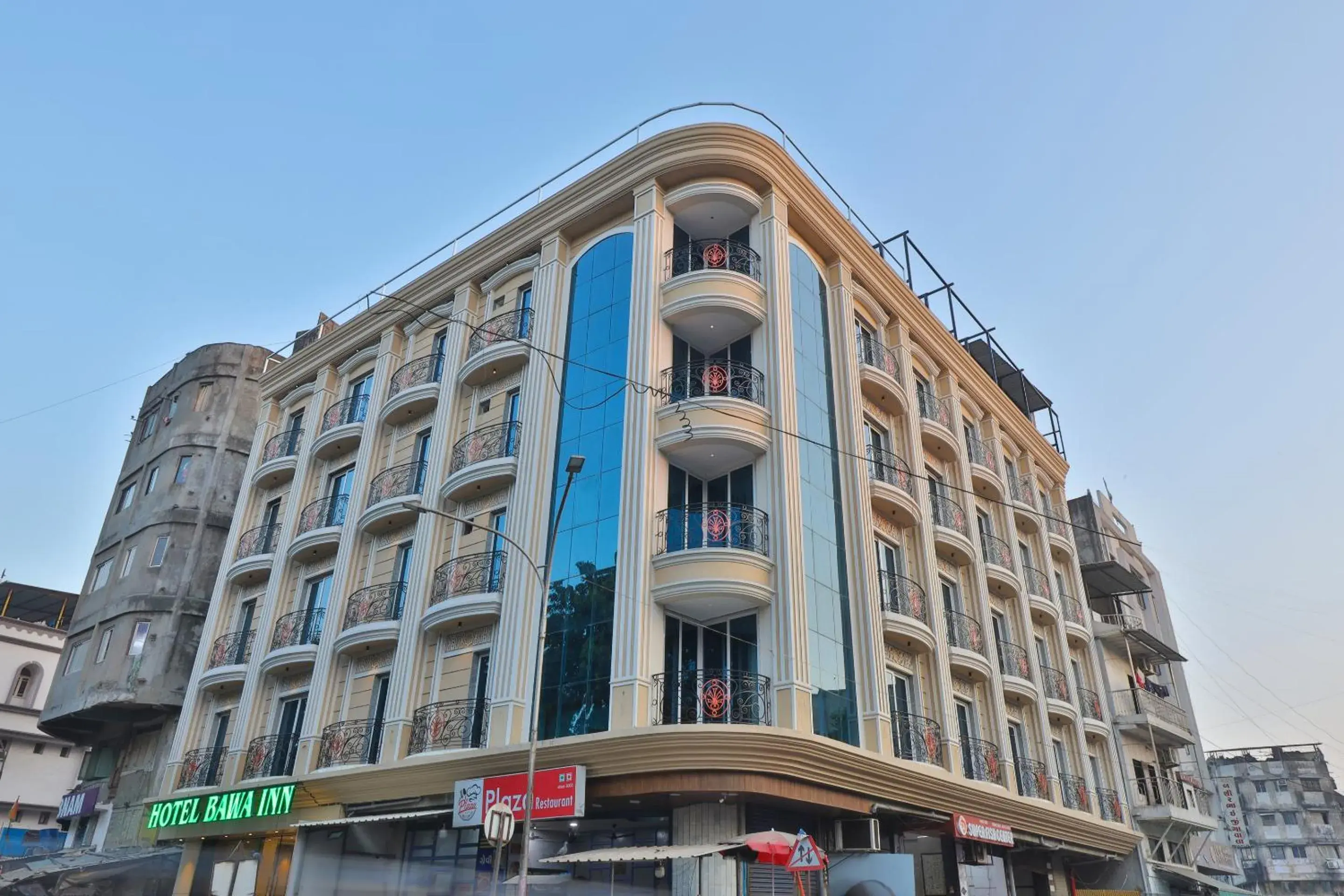 Property building in Hotel Bawa Inn Property building in Hotel Bawa Inn