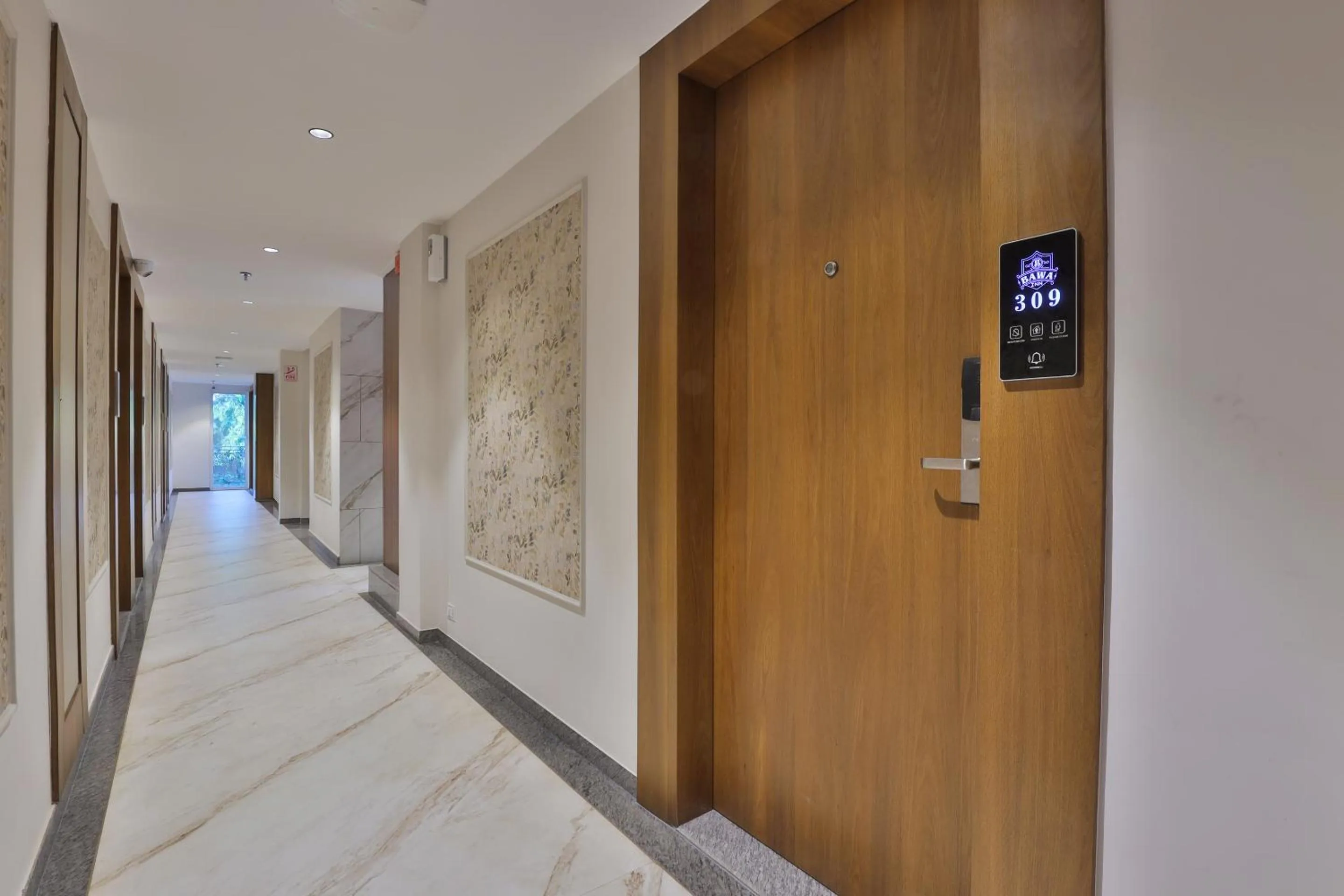 wardrobe in Hotel Bawa Inn