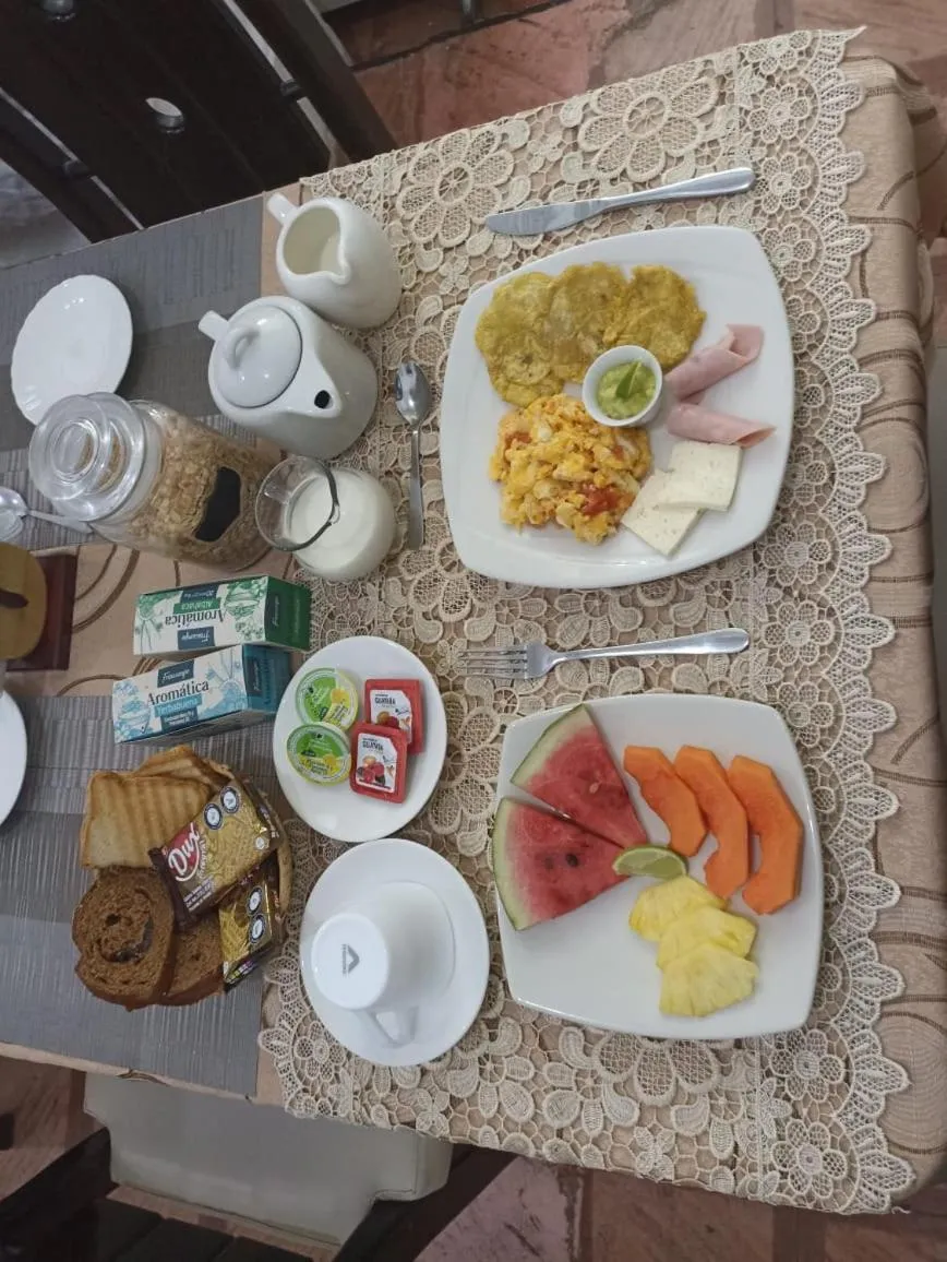 Food and drinks in Santa Alejandría Hotel