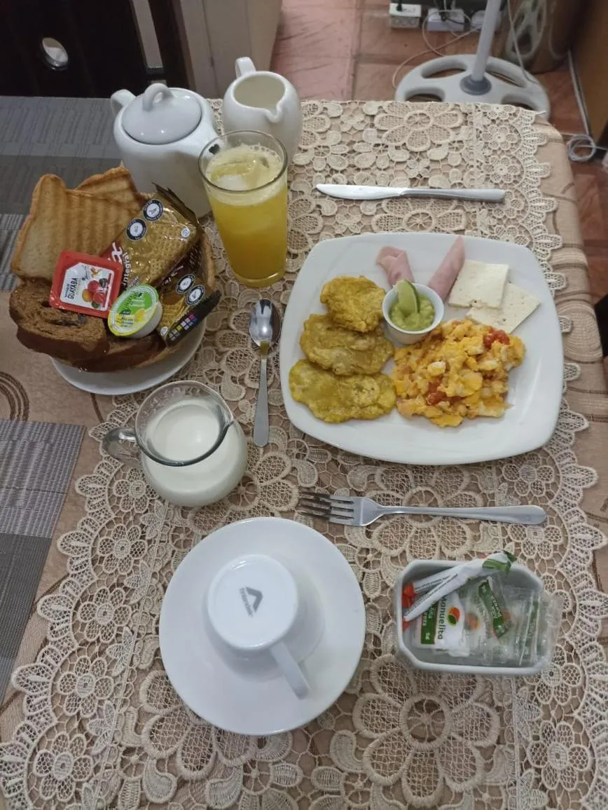 Food and drinks in Santa Alejandría Hotel