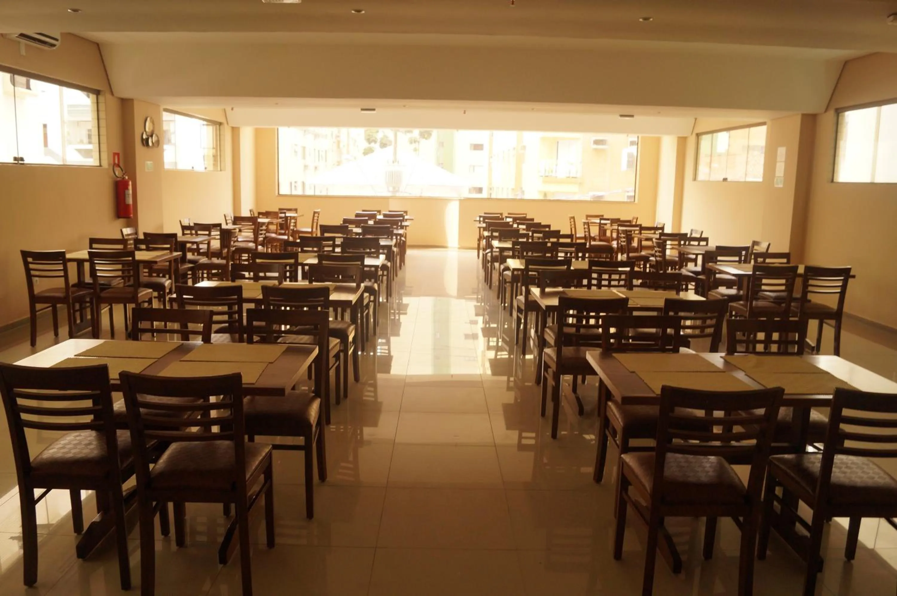 Restaurant/places to eat in Hotel Mont Rey