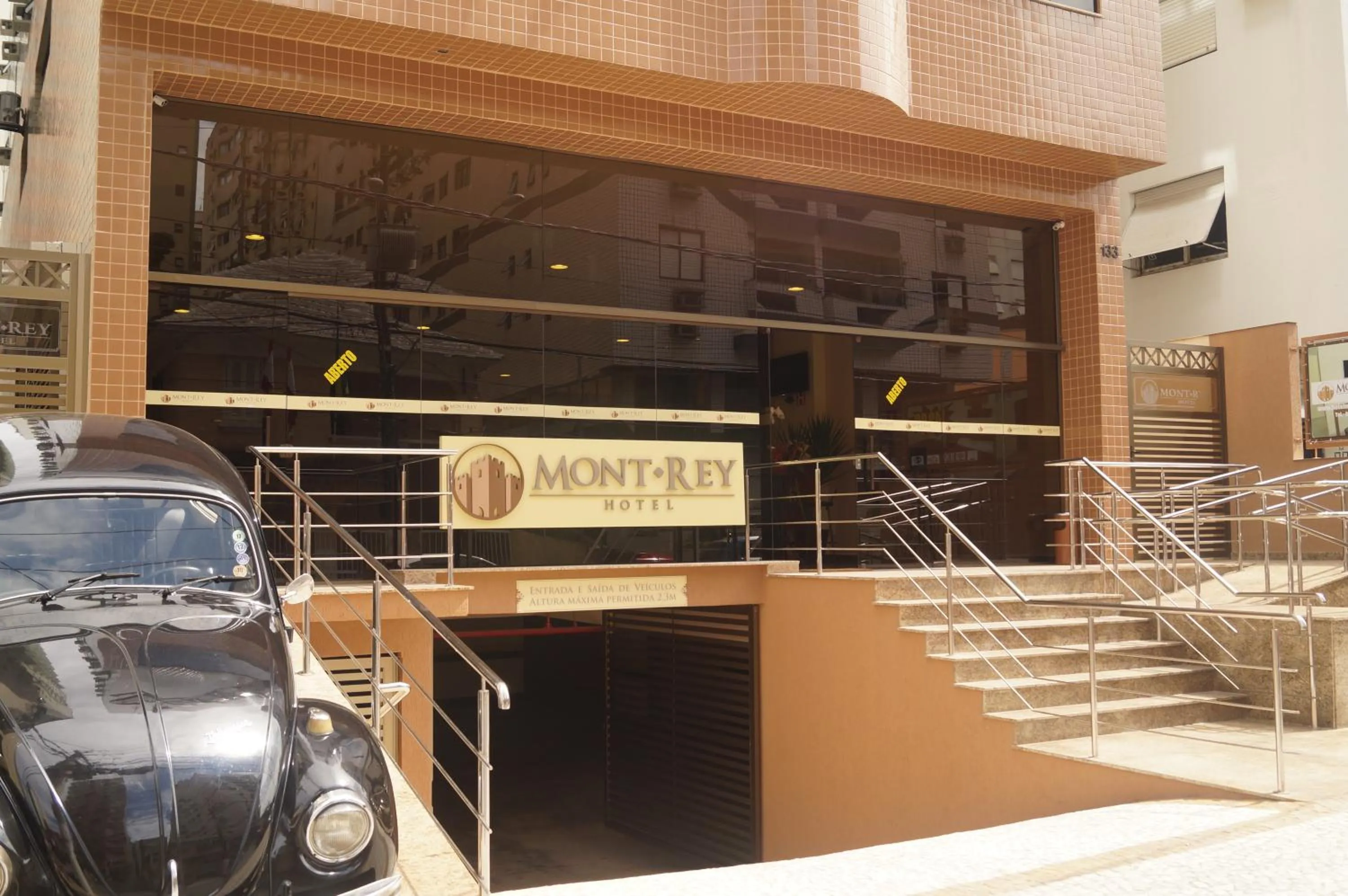 Facade/entrance in Hotel Mont Rey