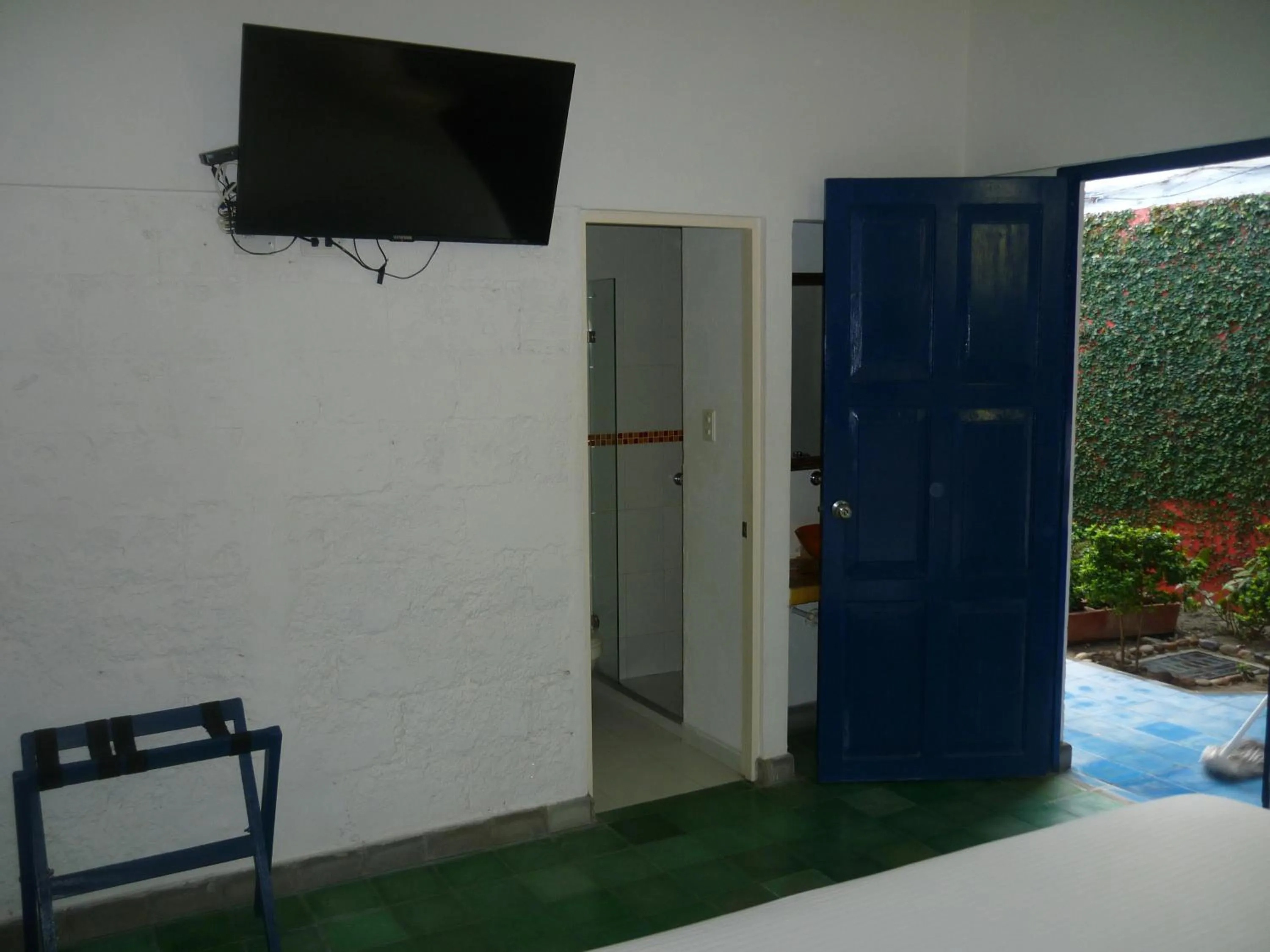 Communal lounge/ TV room in Zana Hotel Boutique