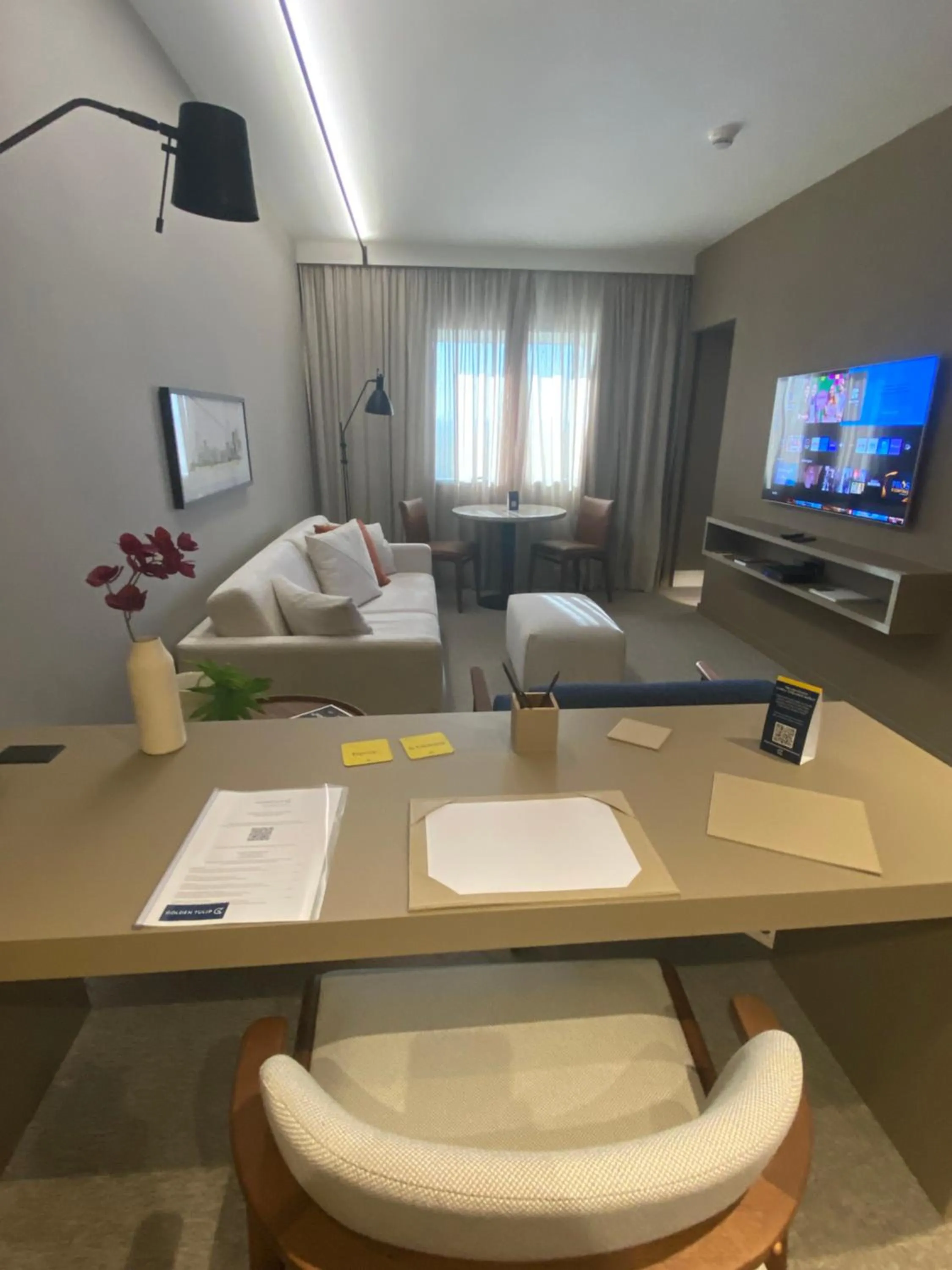 TV and multimedia, Bed in Golden Tulip São José dos Campos