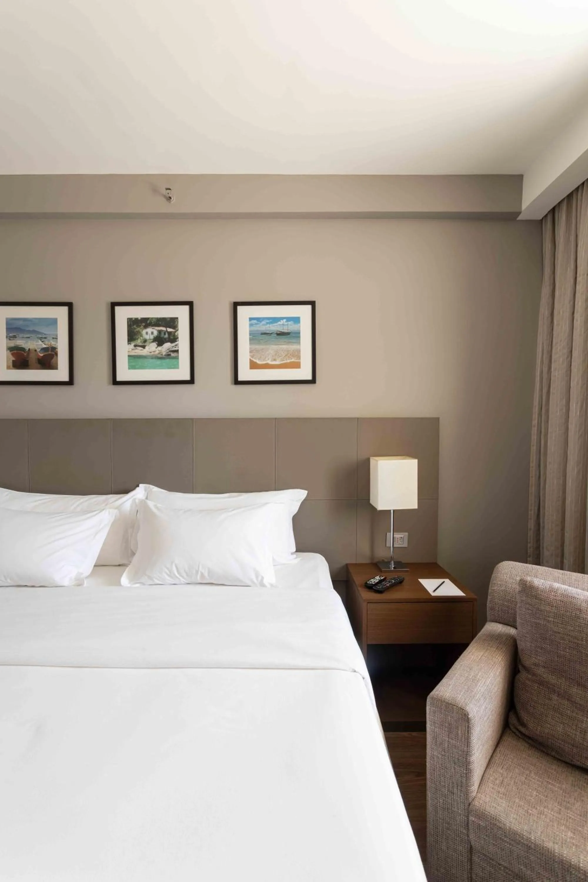 Bed in Golden Tulip São José dos Campos