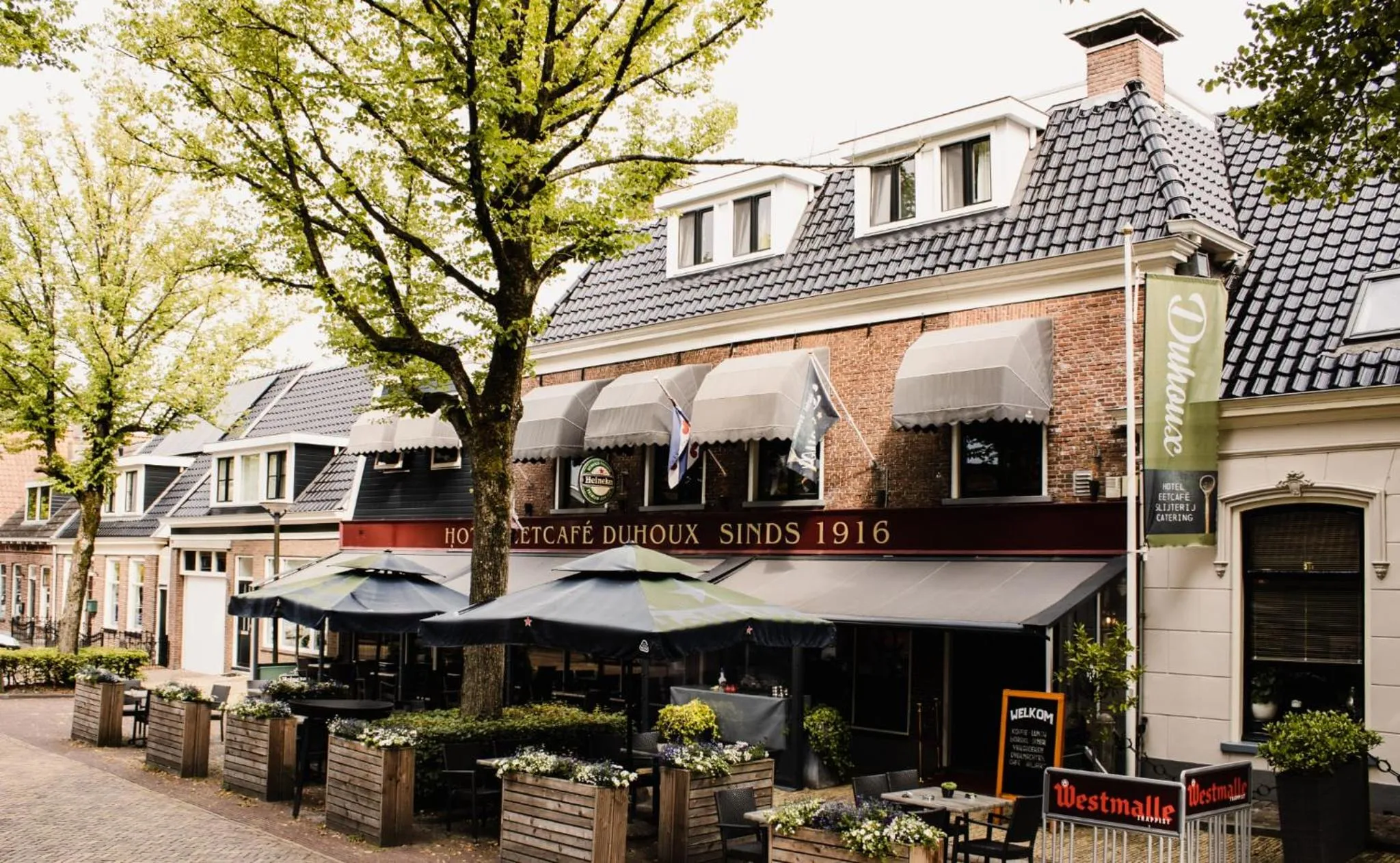 Property building in Hotel Duhoux