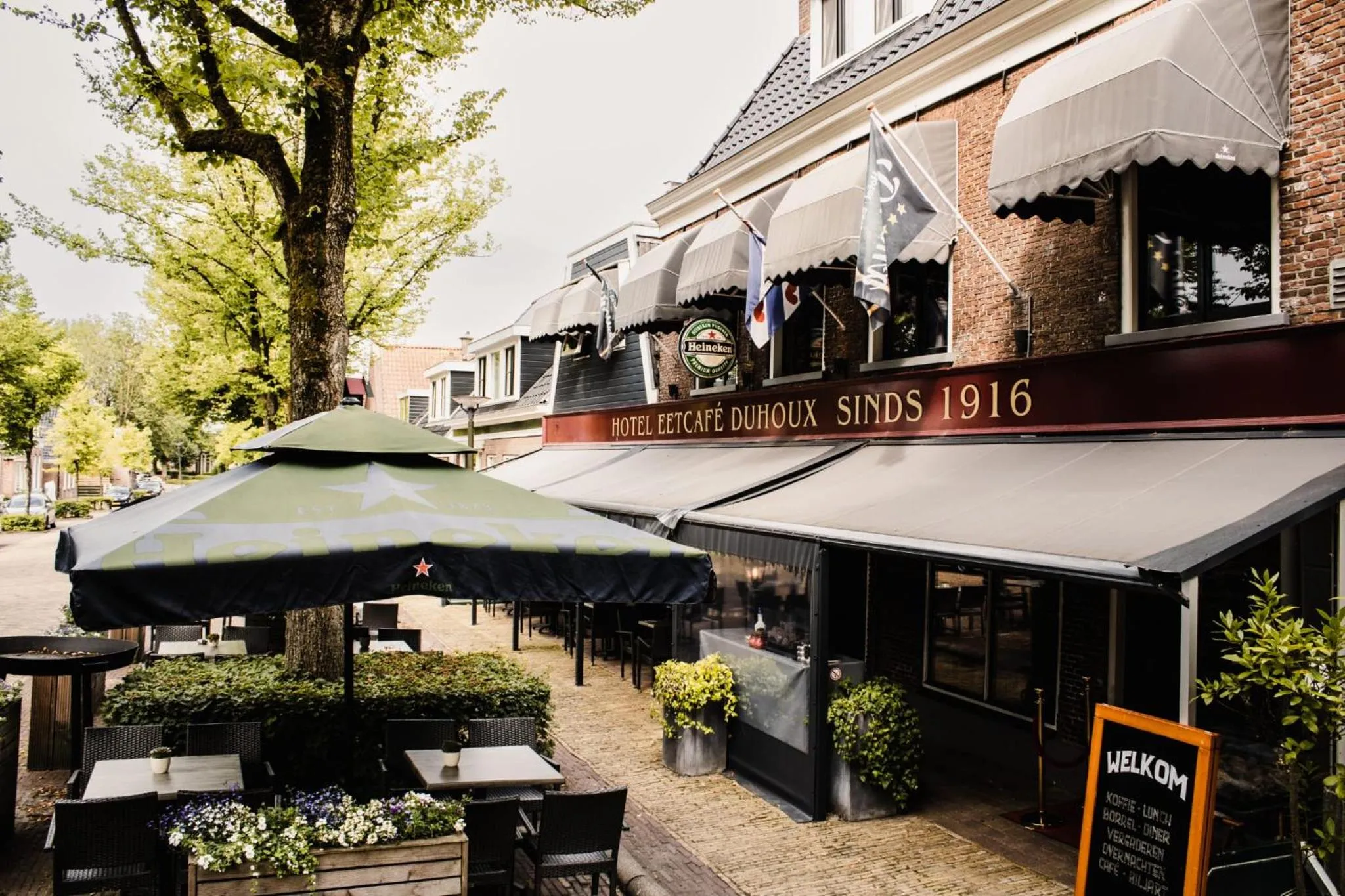 Property building in Hotel Duhoux