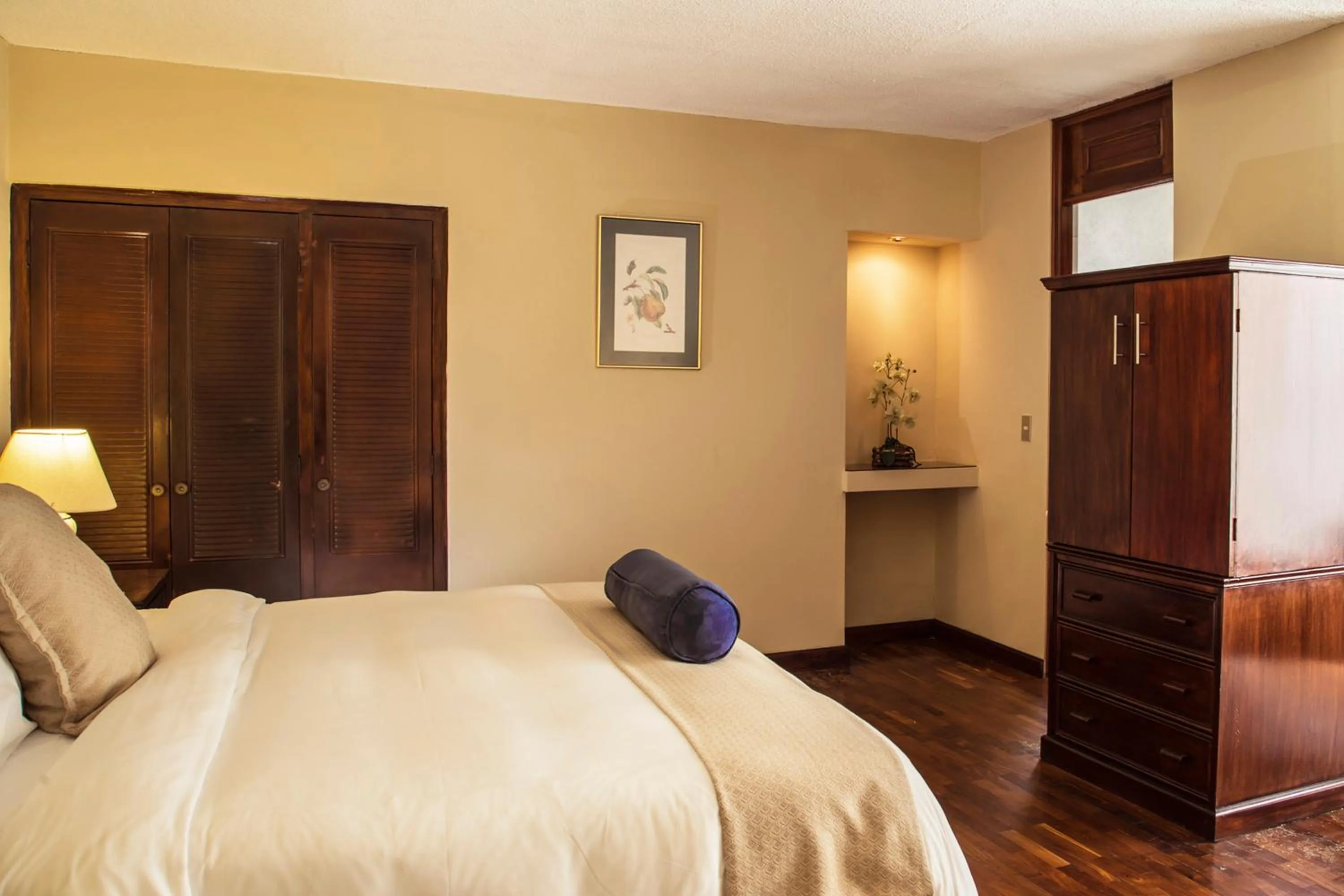 Deluxe King Room in Conquistador Hotel & Conference Center