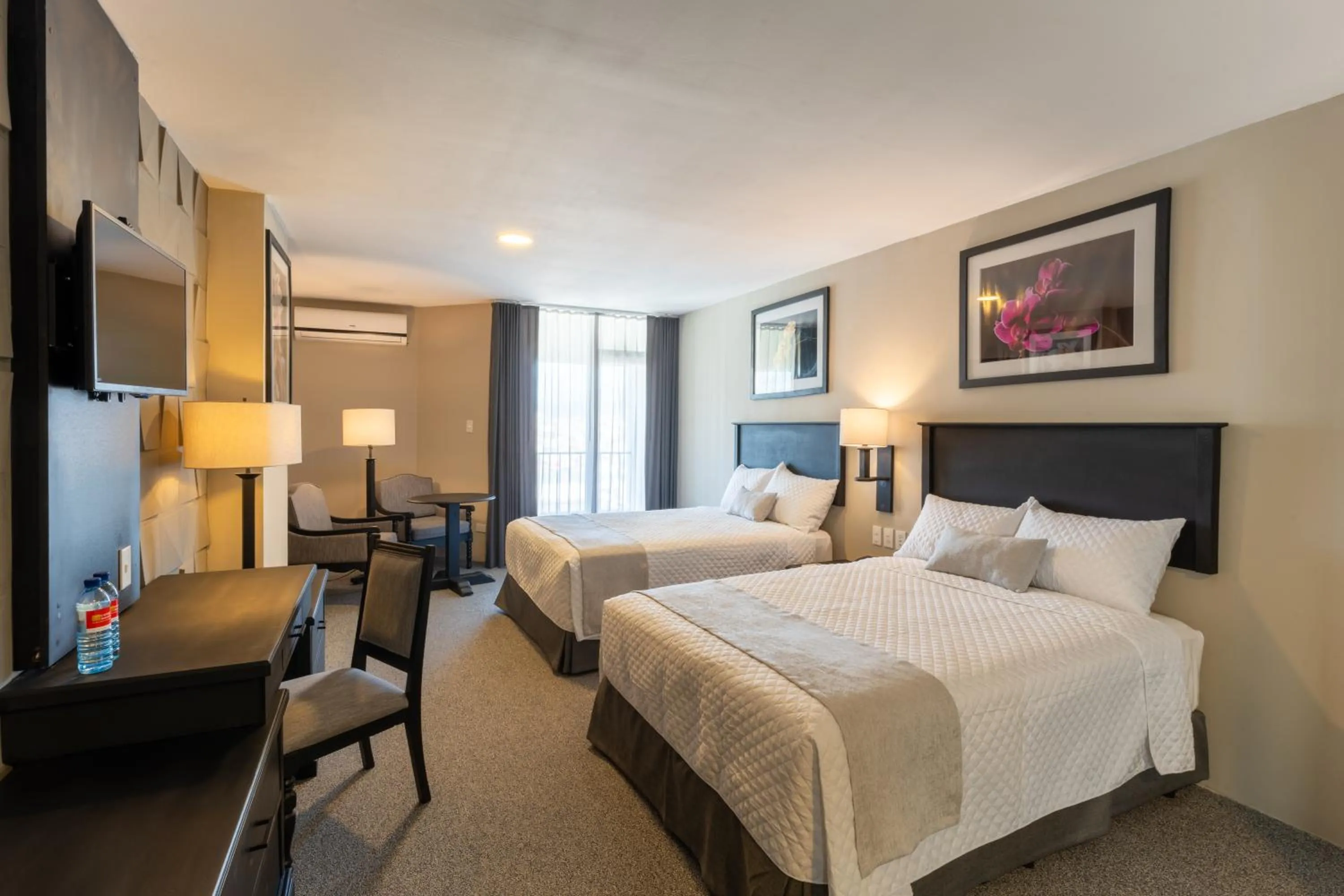 Bed in Conquistador Hotel & Conference Center