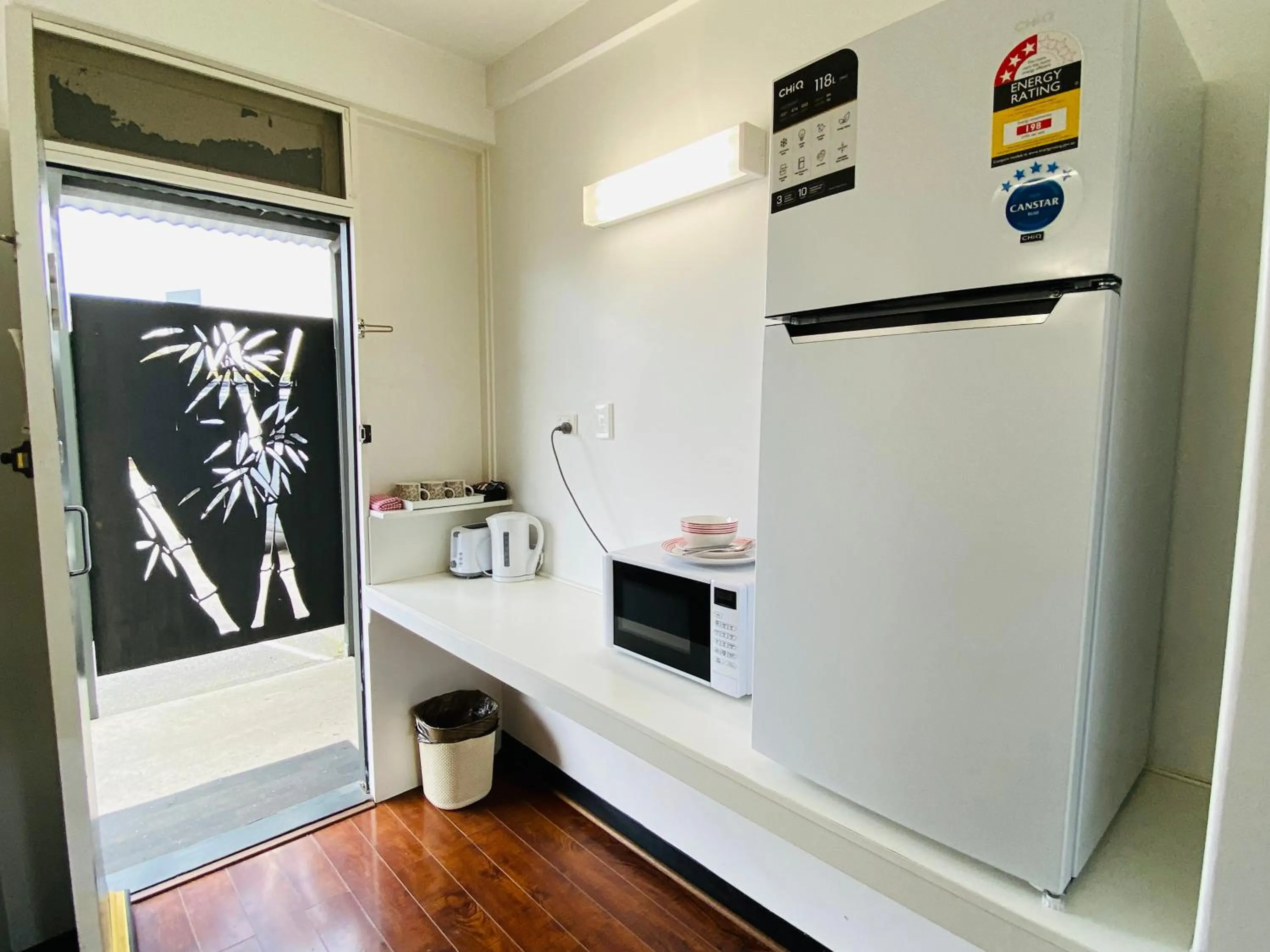 minibar in Mid Valley Motel