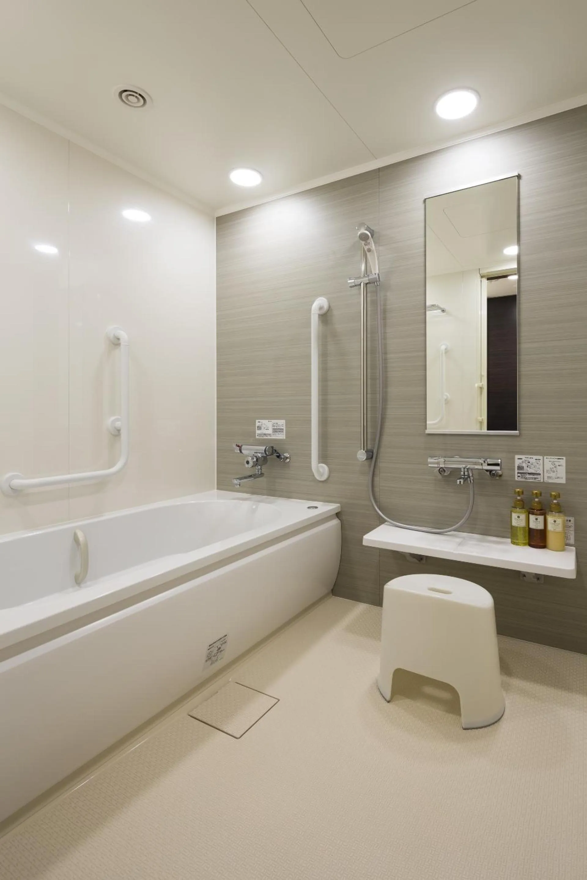 Bathroom in Hotel Sunroute Chiba