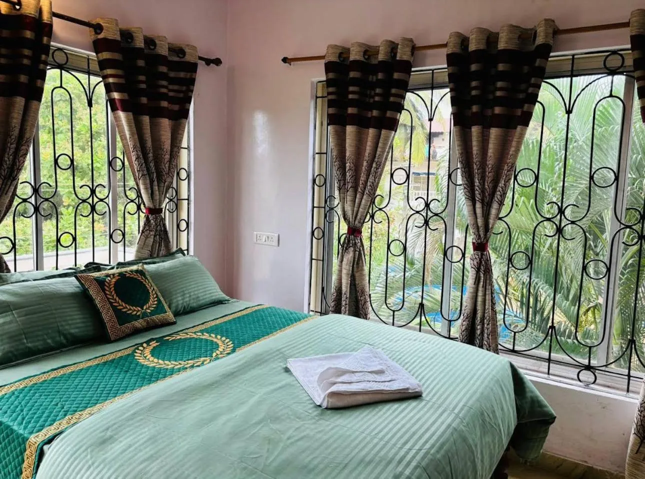 Bed in The Bodhi Tree Resort