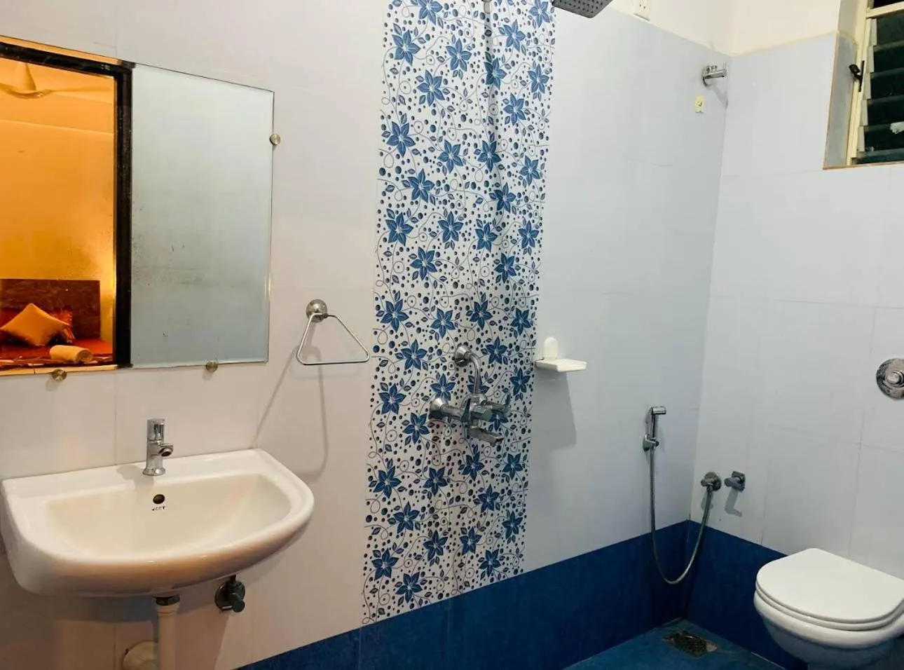 Shower in The Bodhi Tree Resort