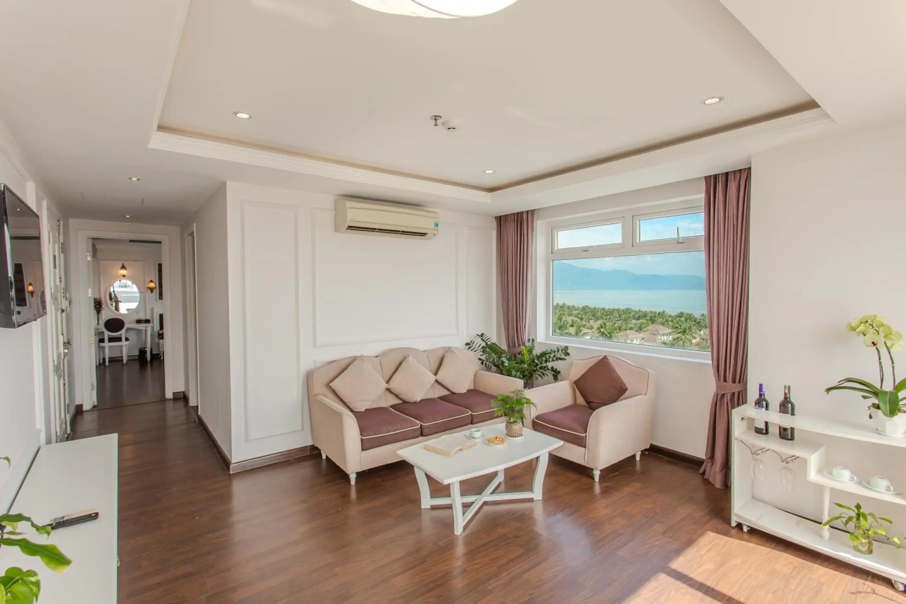 Living room in Sea Phoenix Hotel Da Nang Living room in Sea Phoenix Hotel Da Nang