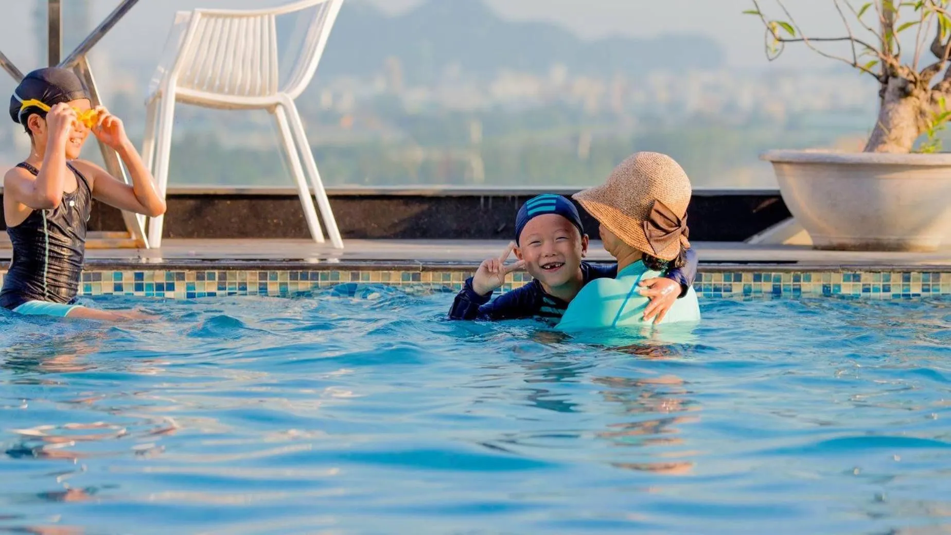 Swimming pool in Sea Phoenix Hotel Da Nang