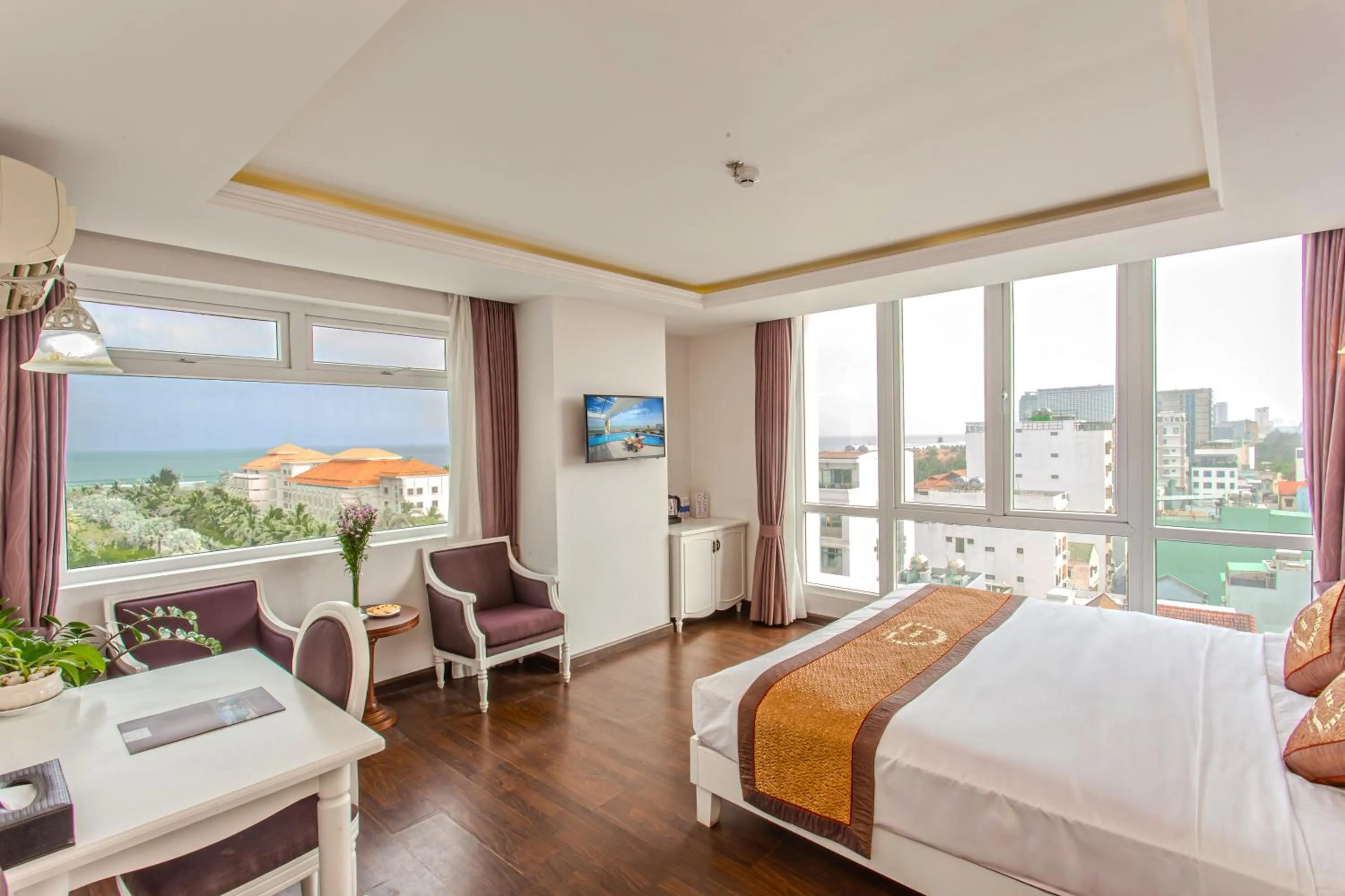 View (from property/room), Bed in Sea Phoenix Hotel Da Nang