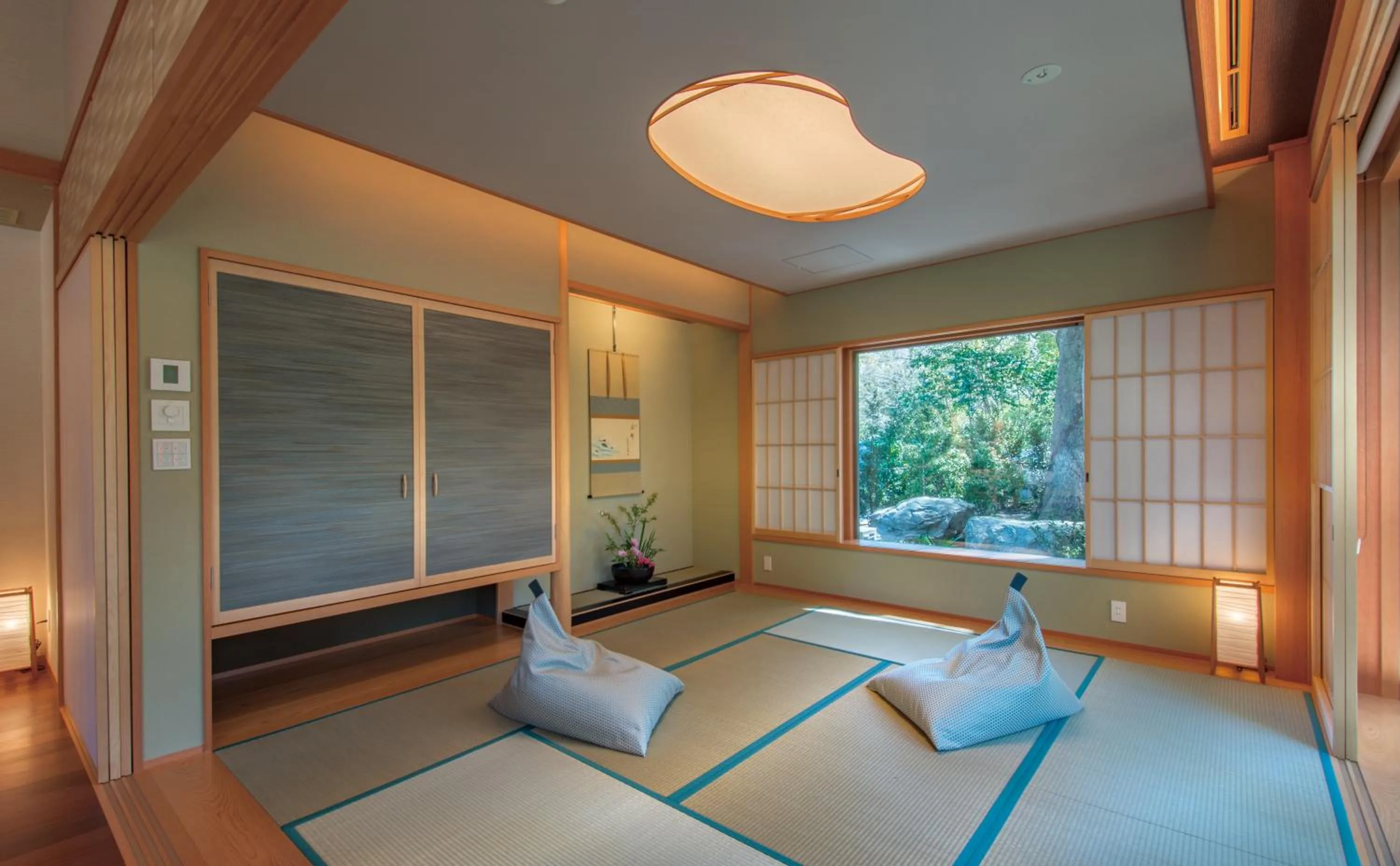 Seating area, Bed in ABBA Resorts Izu - Zagyosoh