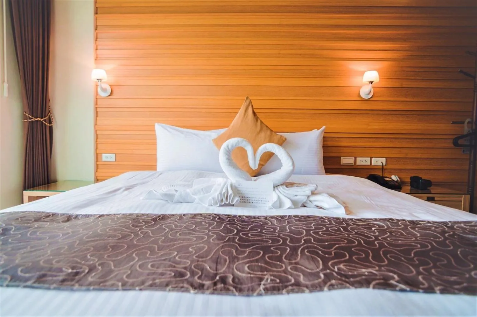 Bed in Sasa Nor Lamour B&B