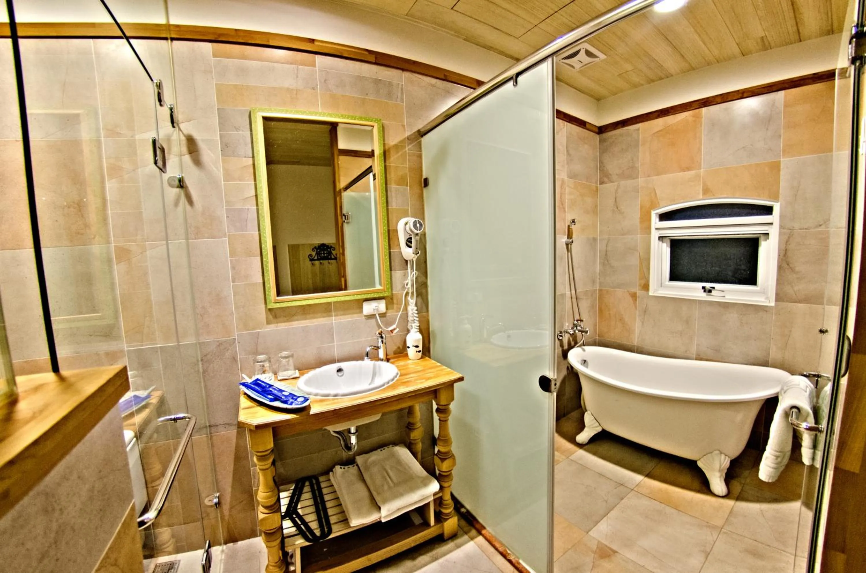 Bathroom in Sasa Nor Lamour B&B