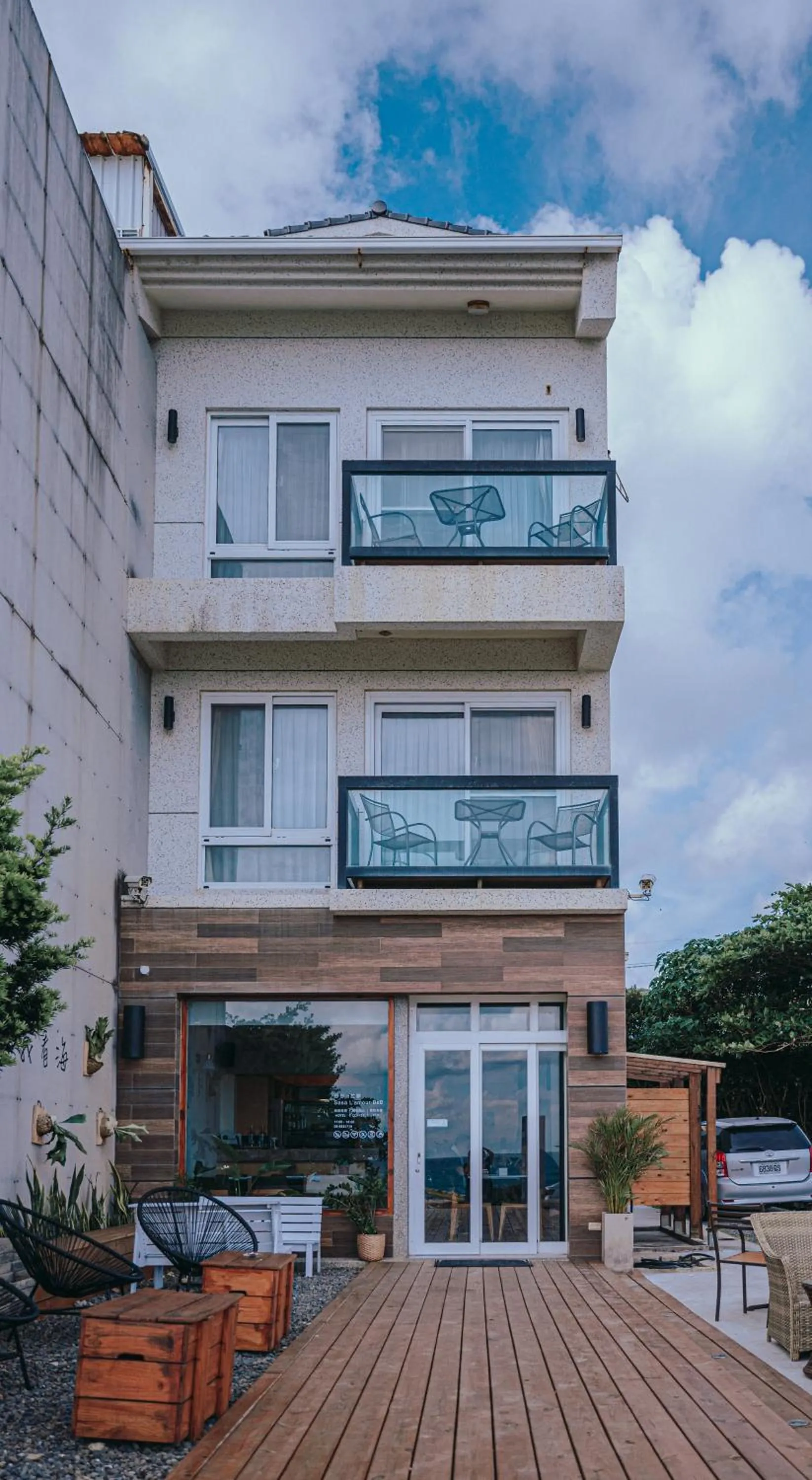 Property building in Sasa Nor Lamour B&B