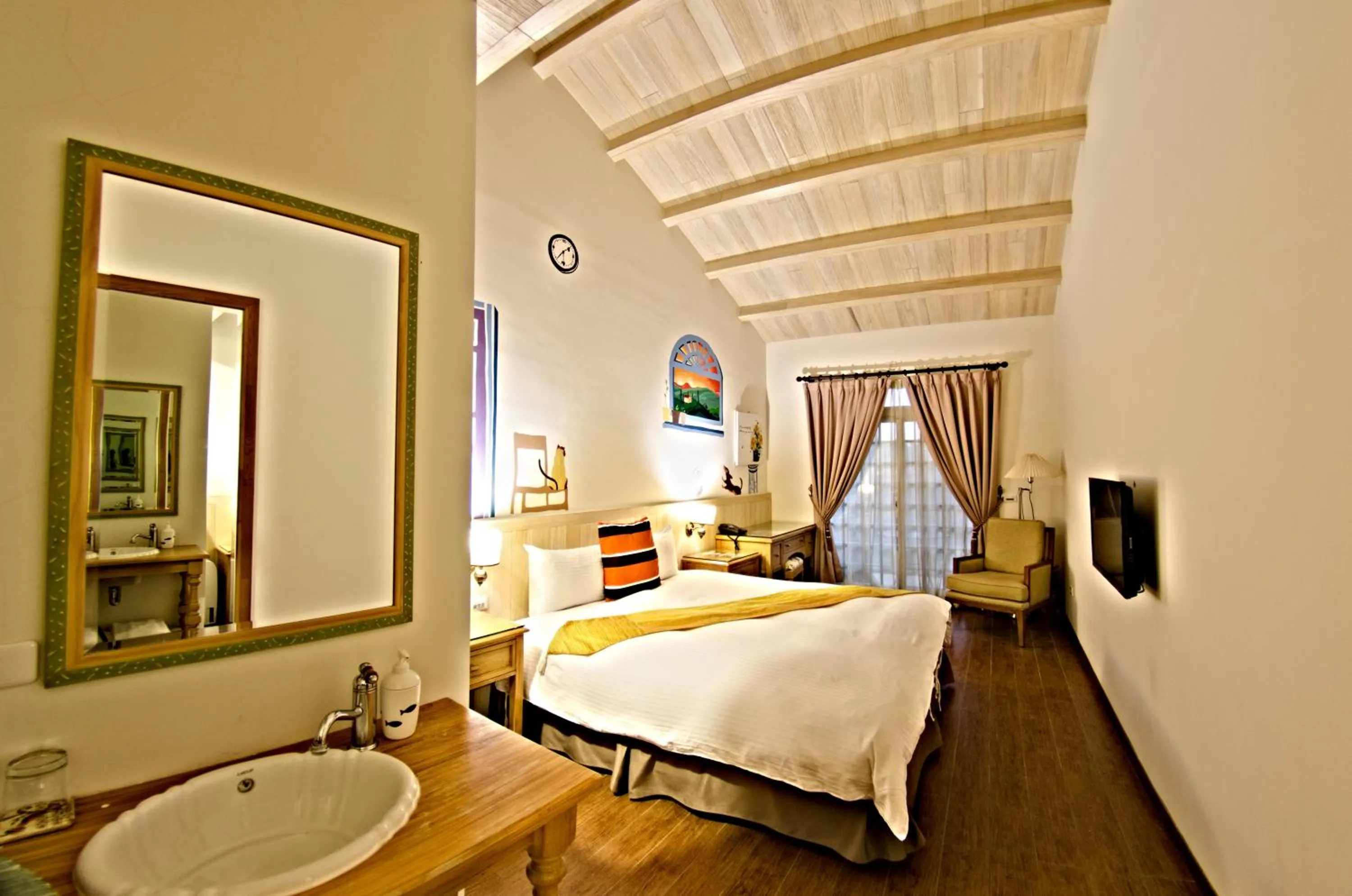 Bed in Sasa Nor Lamour B&B