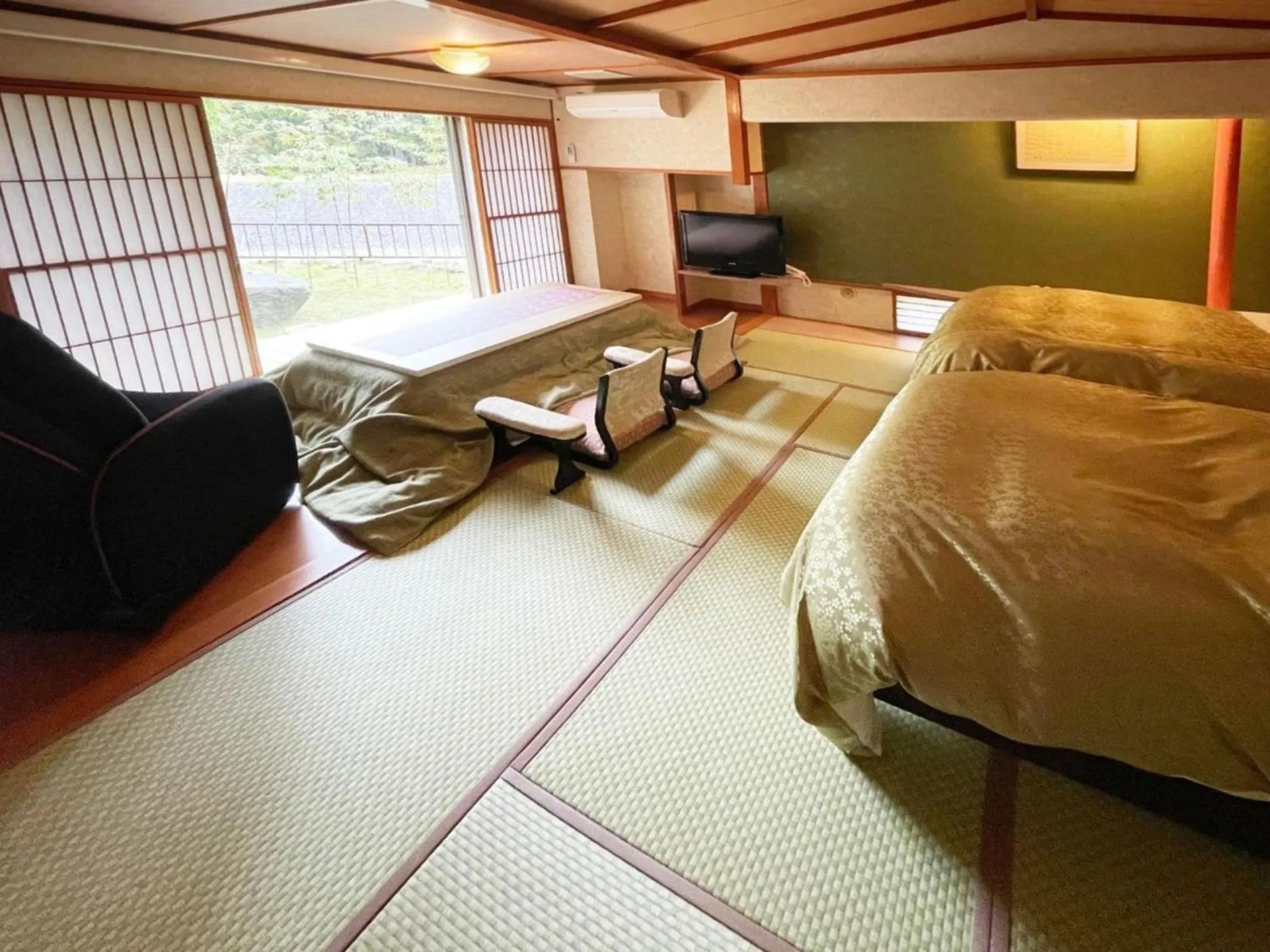Photo of the whole room in Harumiya Ryokan