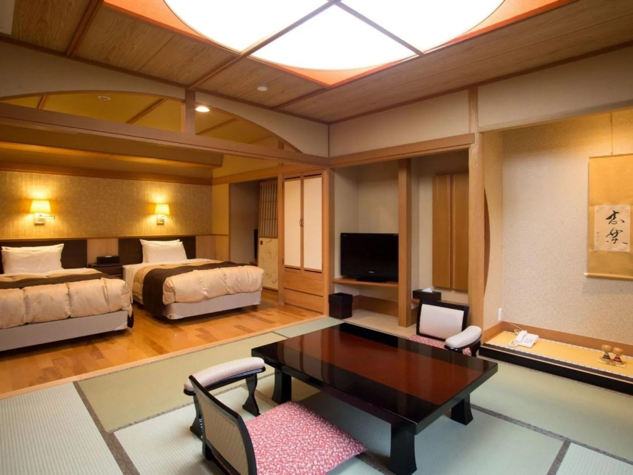 Photo of the whole room in Harumiya Ryokan